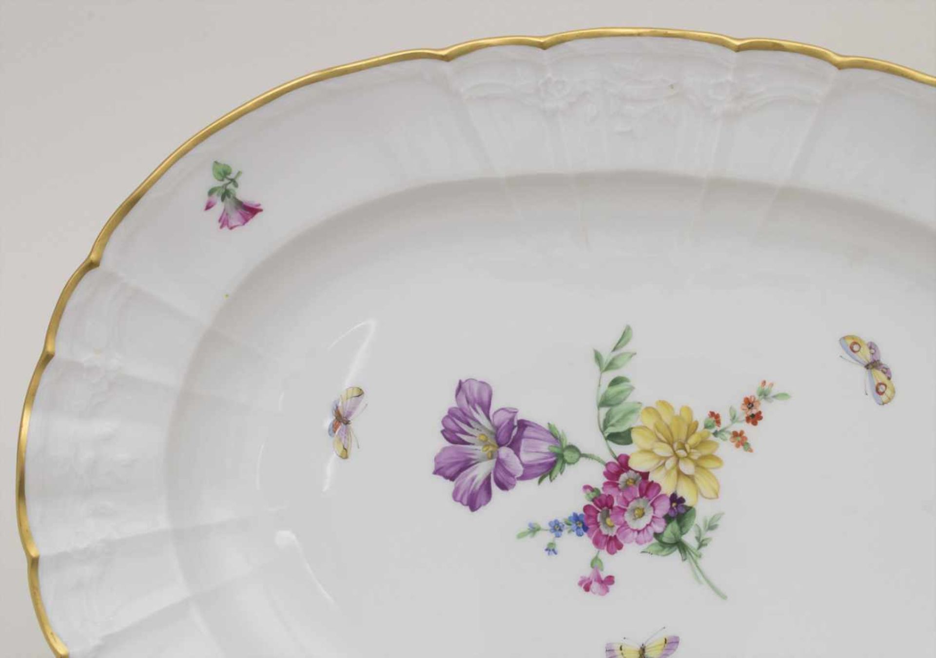 Große Schale mit Blumen und Schmetterlingen / A large bowl with flowers and butterflies, KPM, - Bild 2 aus 3