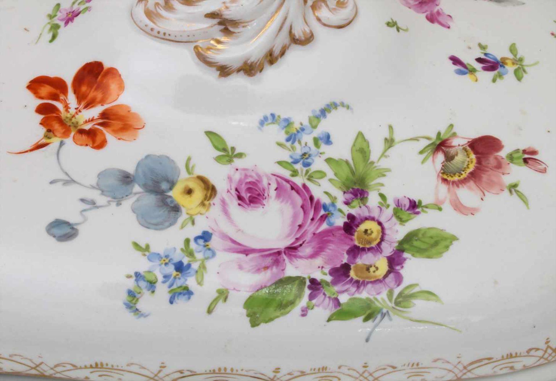 Deckelterrine mit Blumenbouquets / A tureen with flowers, Meissen, 1860-1924Material: Porzellan, - Bild 5 aus 9