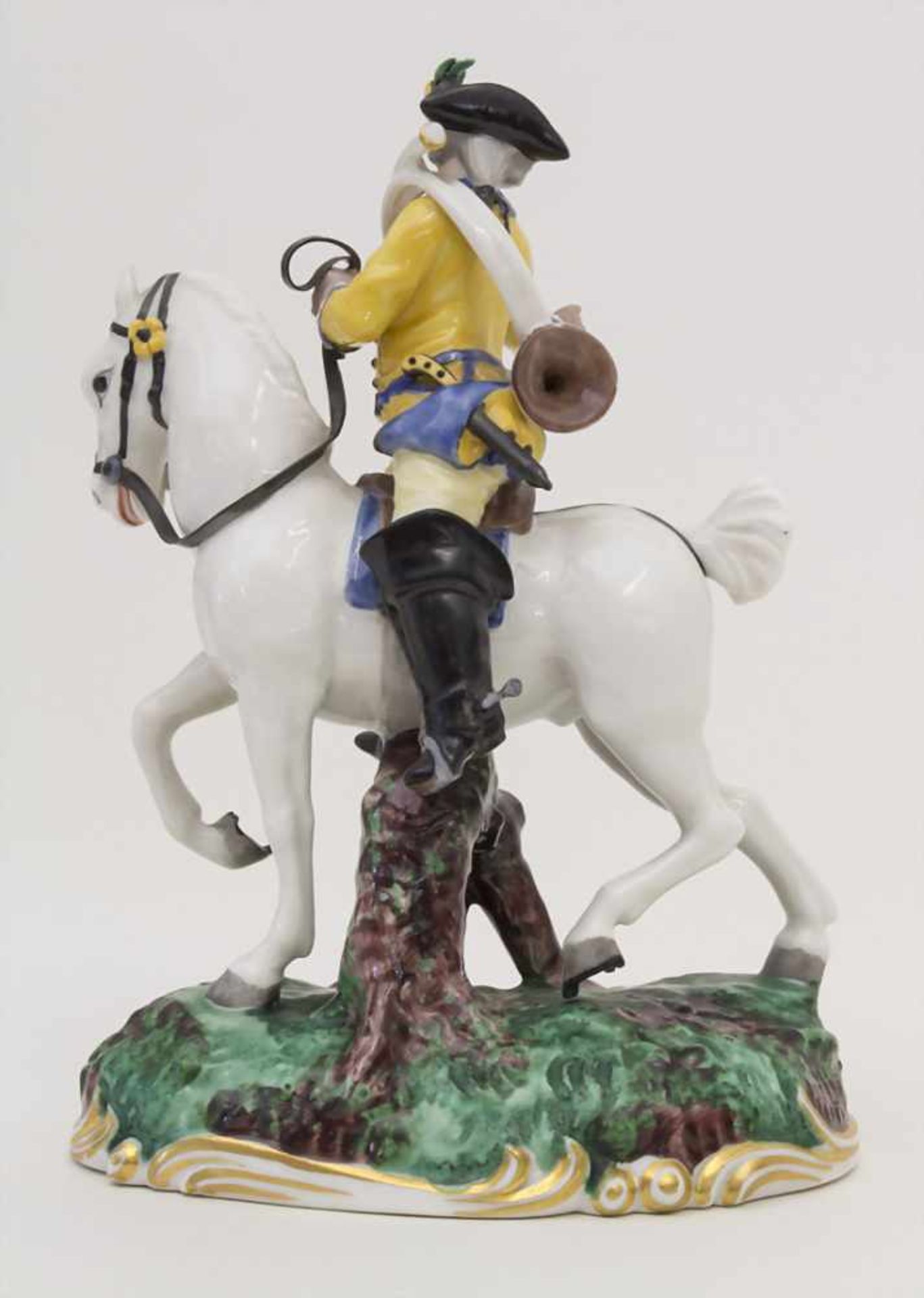 Reitender Jäger / A riding hunter, Nymphenburg, nach 1941Material: Porzellan, polychrom staffiert, - Bild 3 aus 7