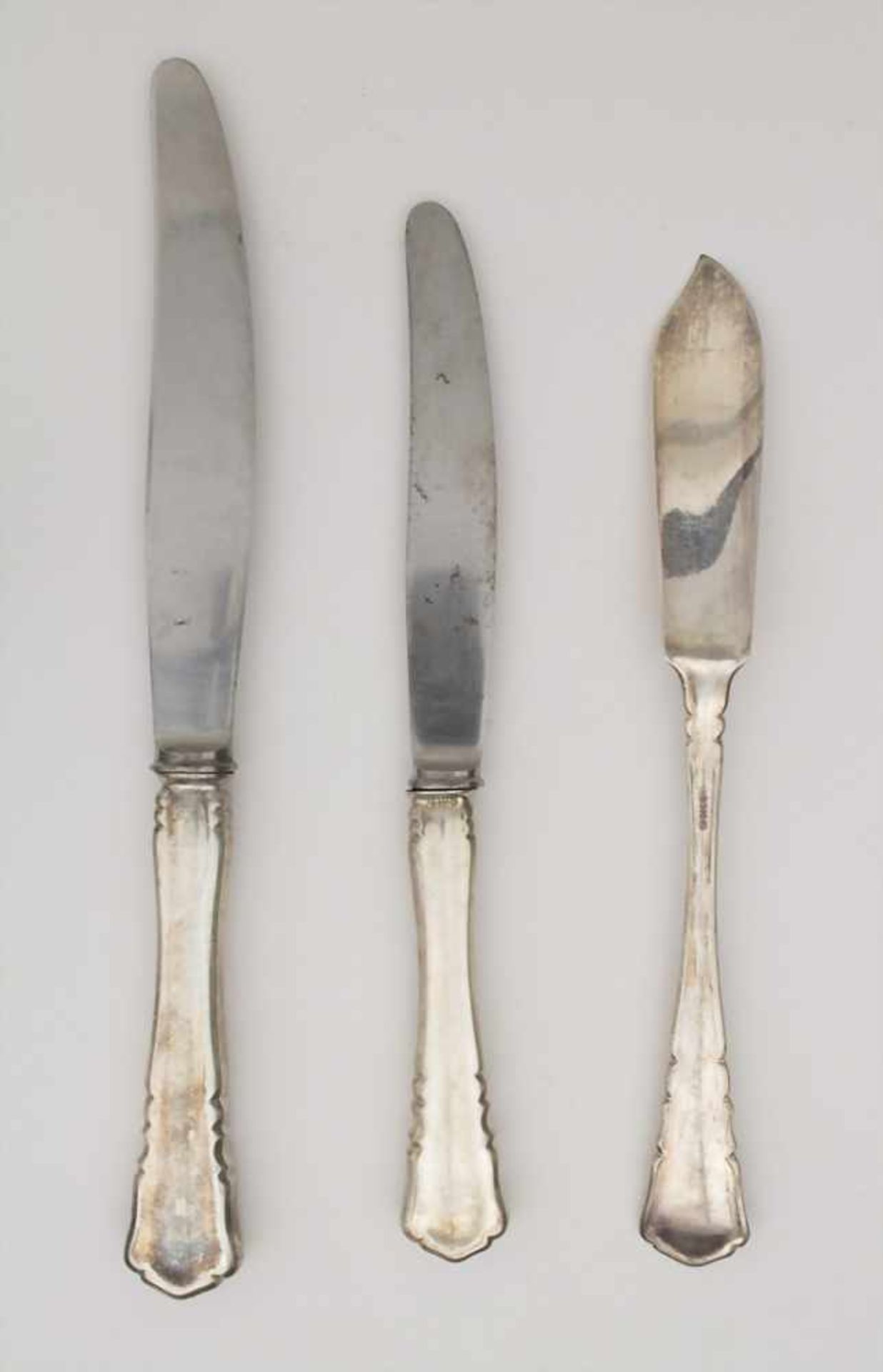 Silberbesteck für 12 Personen mit 2 Silberplatten / A silver cutlery for 12 people with 2 silver - Bild 9 aus 14