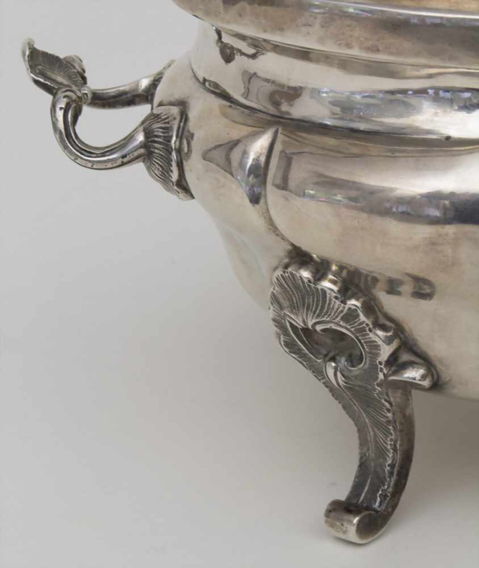Rokoko Deckelterrine / A Rococo silver tureen, Castro, Madrid, 1767Material: Silber 812/000,Marke: - Image 3 of 11