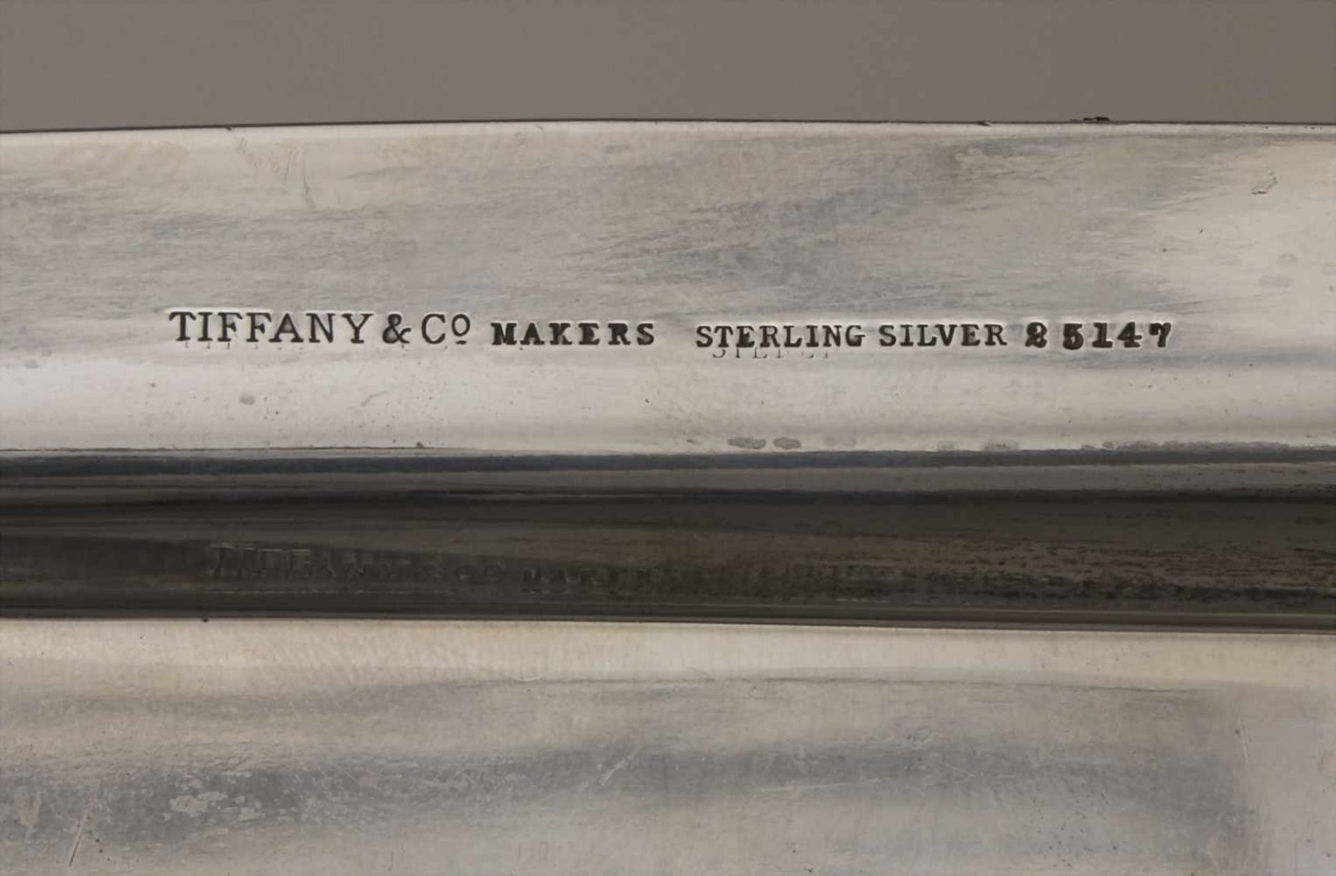 Tablett / A sterling silver plate, Tiffany & Co., 20. Jh.Material: Silber 925,Punzierung: - Image 3 of 4