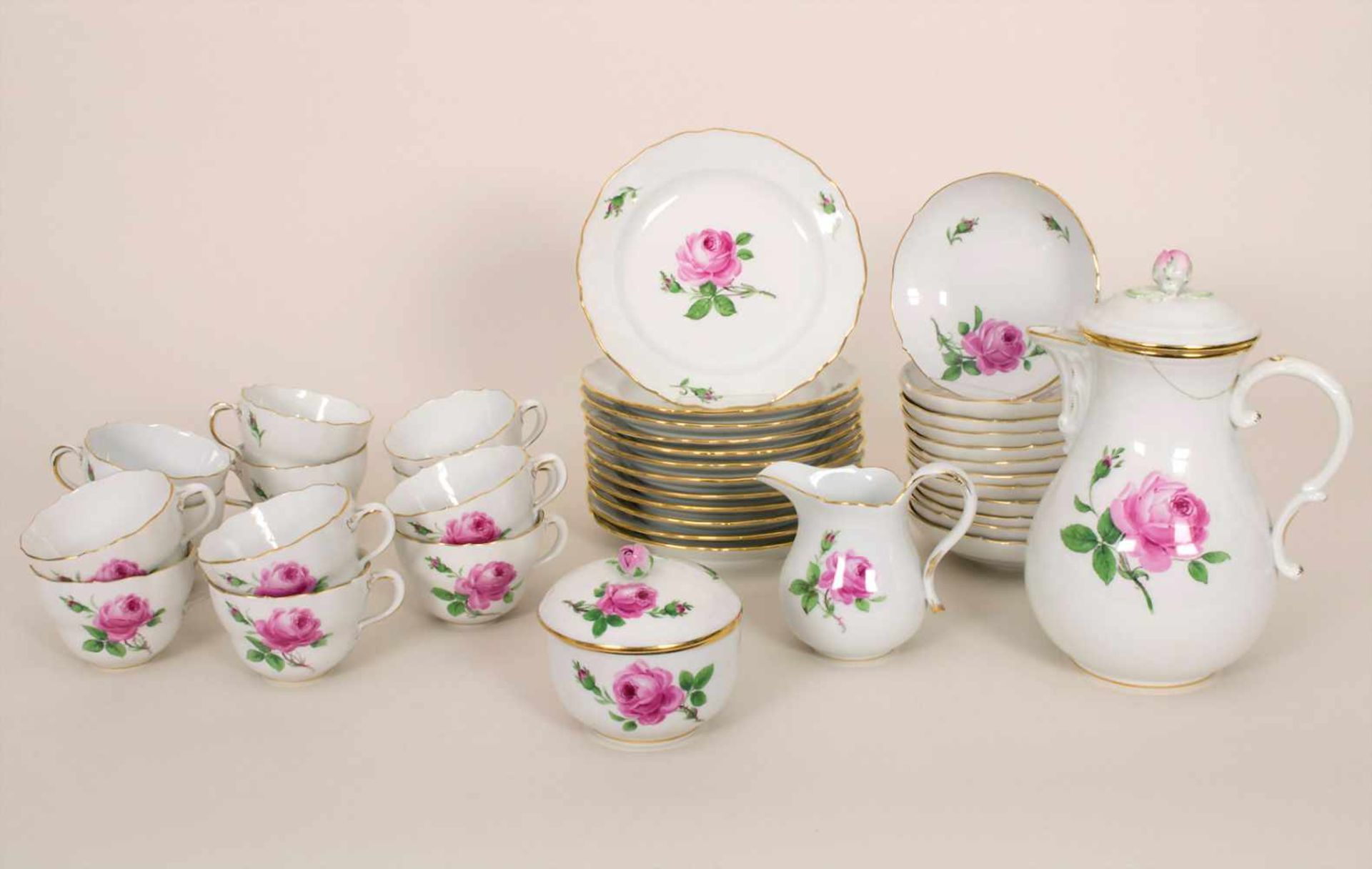 Kaffeeservice 'Rote Rose' für 12 Personen / A coffee set 'Red Rose' for 12 persons, Meissen, 1924-