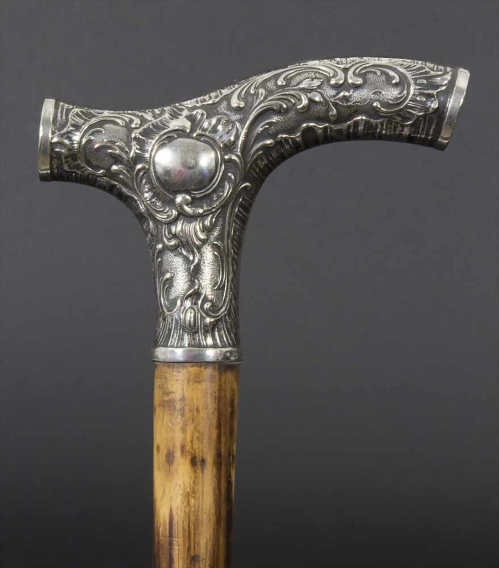 Gehstock mit Silbergriff 'Rocaille' / A silver handle 'Rocaille', Ende 19. Jh.Material: Silber, - Image 2 of 5