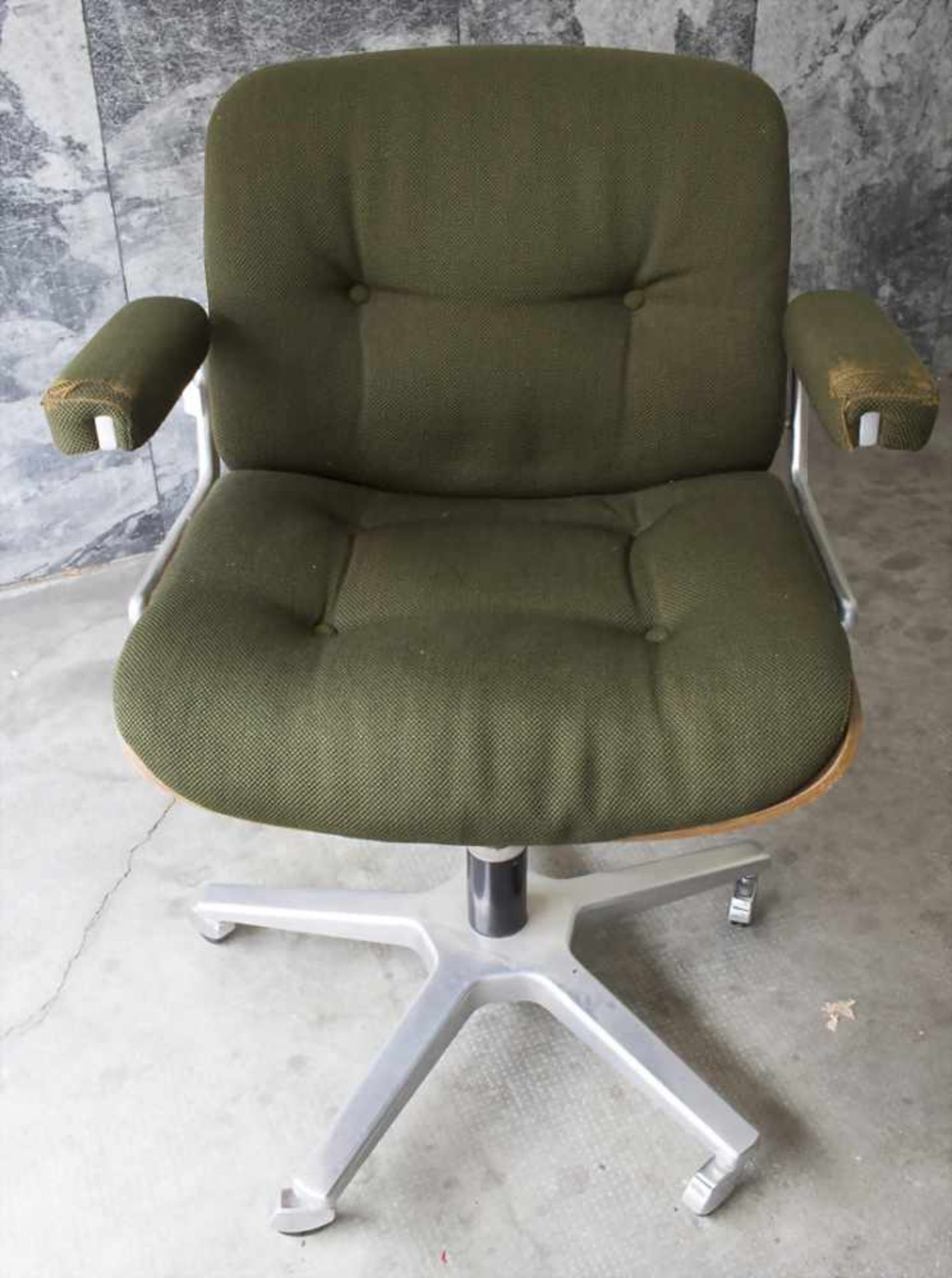 Designerstuhl Bürodrehstuhl / A designer office chair, um 1970Entwurf: Prof. Karl Dittert (1915 -