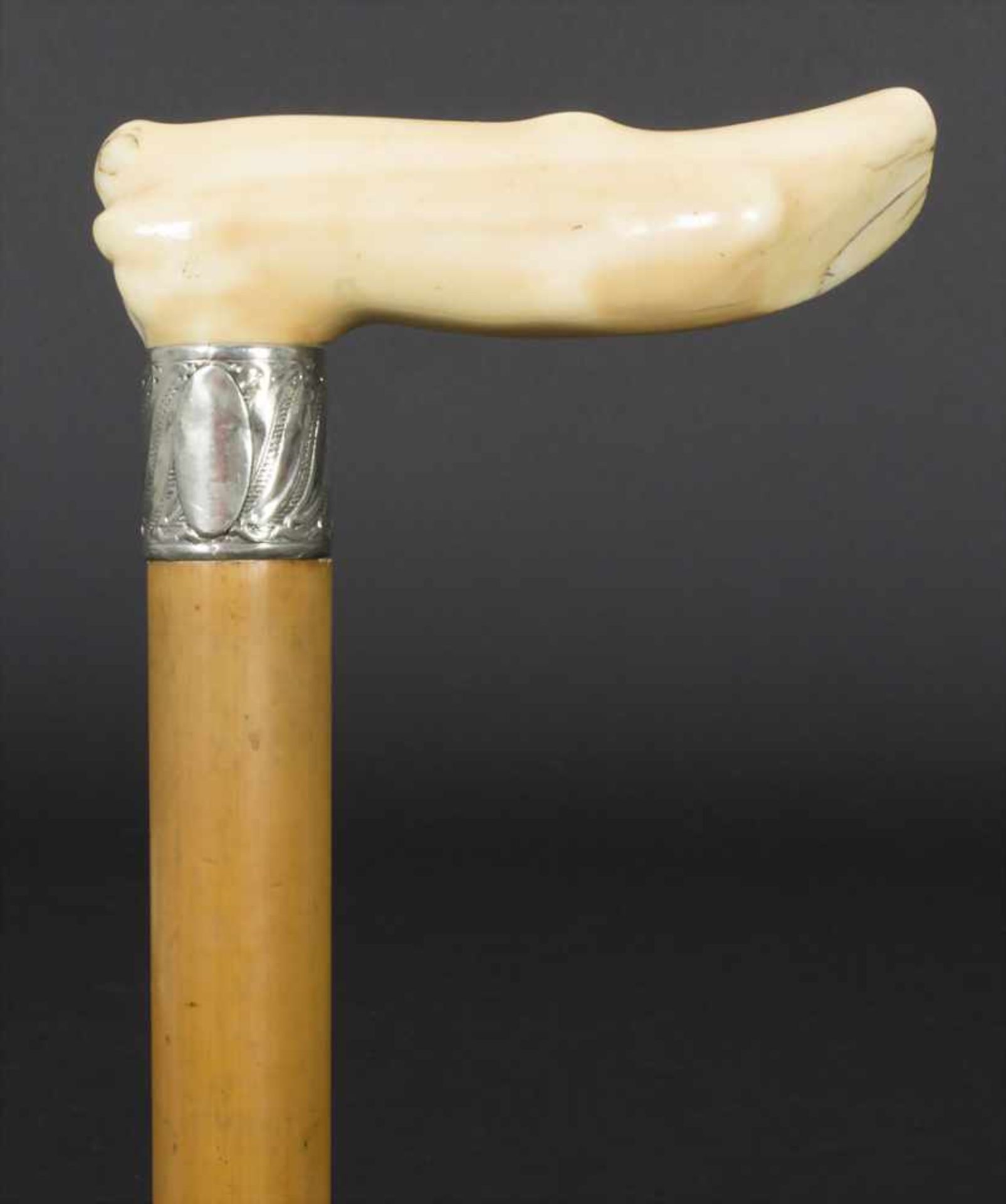 Gehstock mit Elfenbeingriff / A cane with ivory handle, um 1900Material: Malaccarohr (Schuss), - Bild 2 aus 5