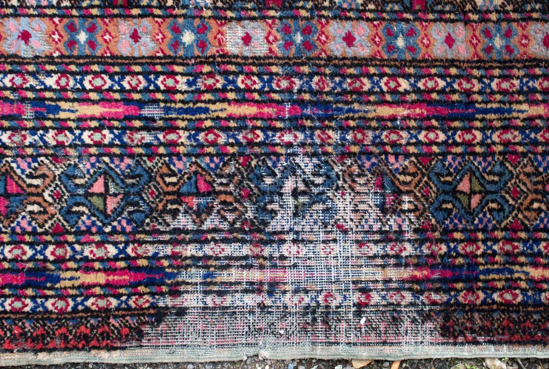 Großer Orientteppich / A large oriental carpetMaterial: Wolle auf Baumwolle, Naturfarben, Maße: - Image 9 of 9