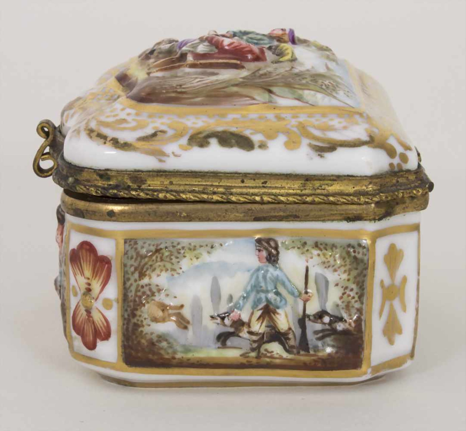 Deckeldose / Tabatiere mit Kartenspielern und Jagdszenen / A snuff box with card players and hunting - Bild 2 aus 8