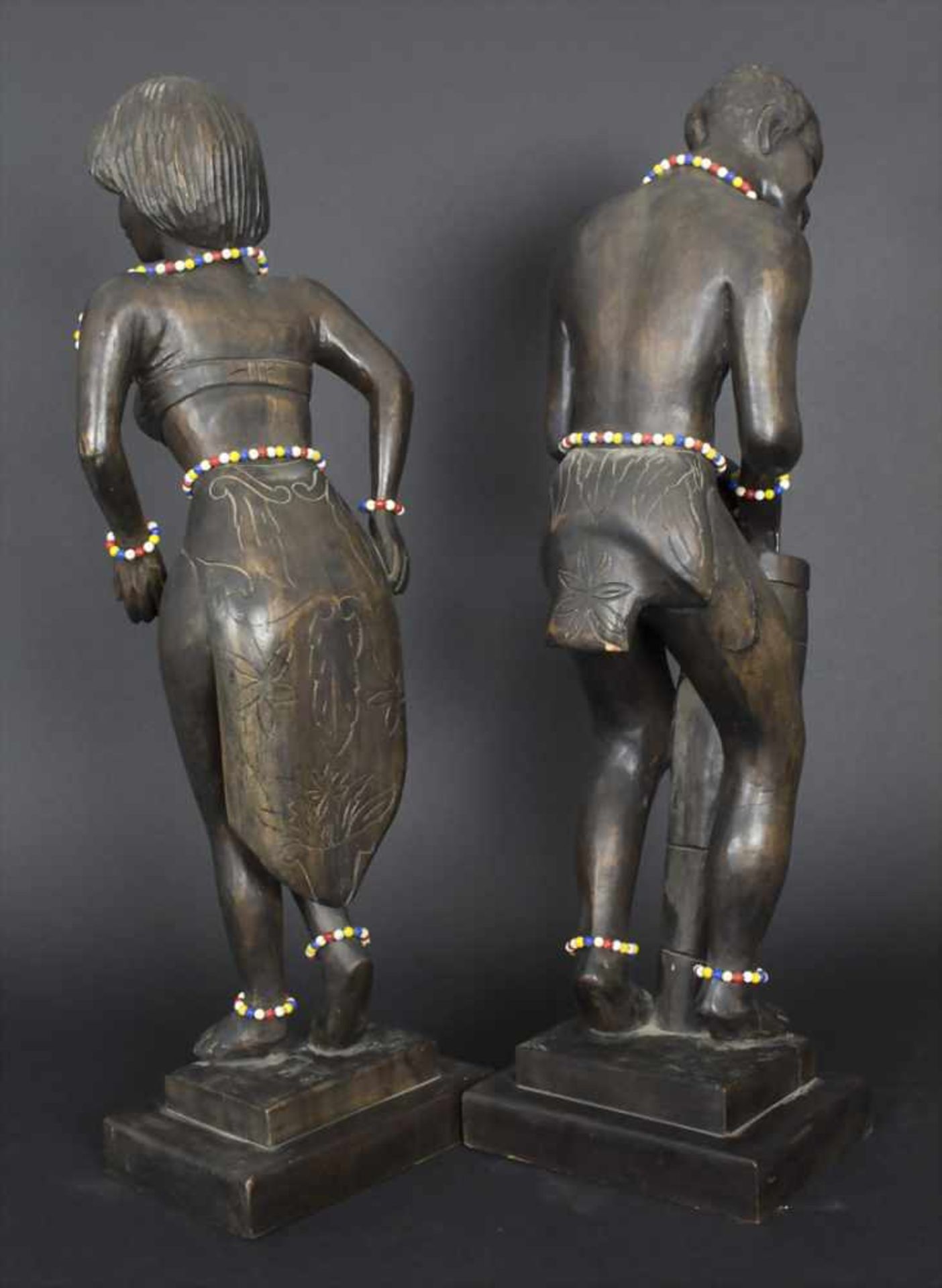 Urlaubssouvenir Figurenpaar 'Exotische Tänzerin und Trommler' / A pair of figures 'Exotic dancer and - Bild 3 aus 5
