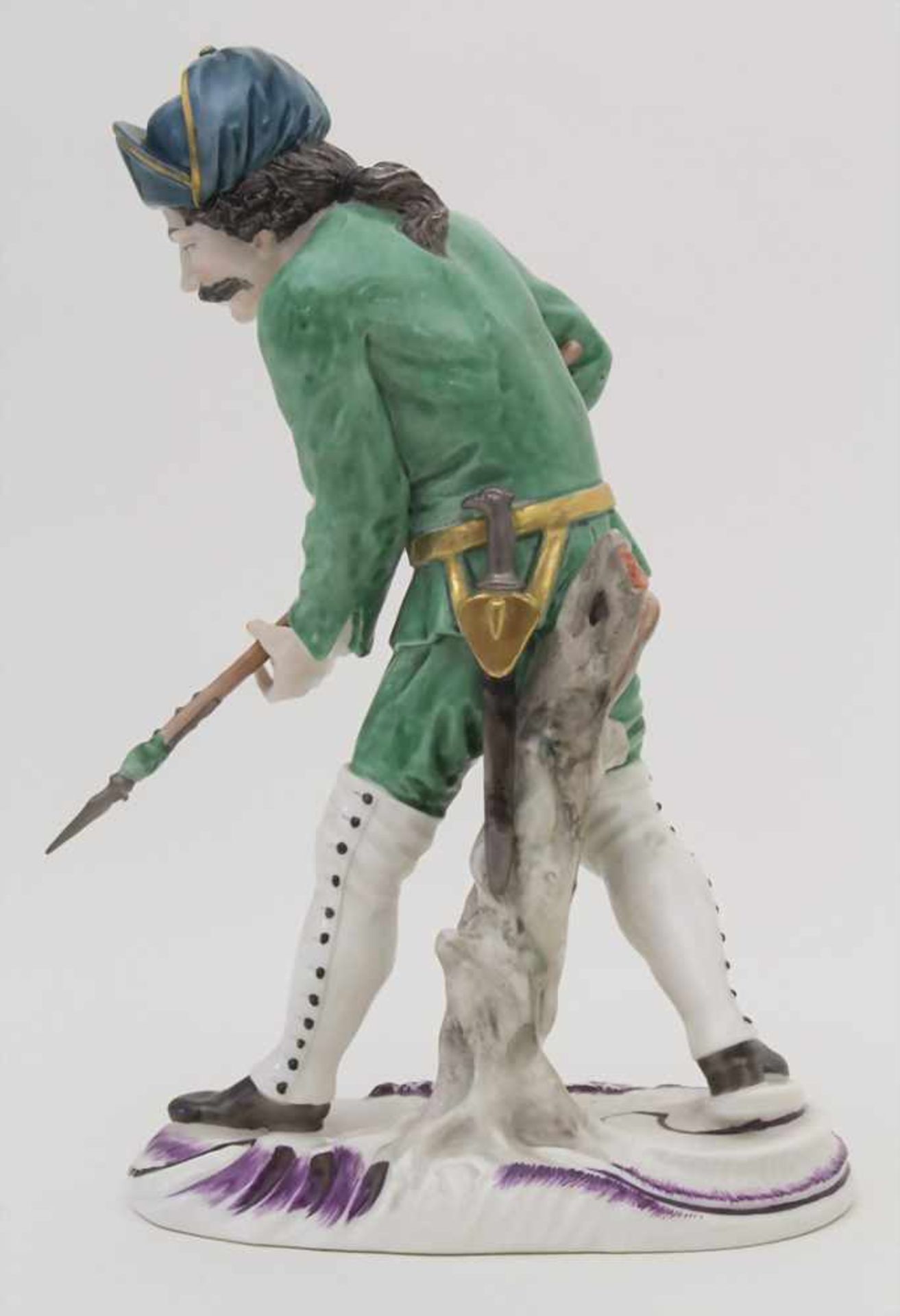 Jäger / A hunter, Nymphenburg, nach 1931Material: Porzellan, polychrom staffiert, Marke: blaue CT - Bild 3 aus 4