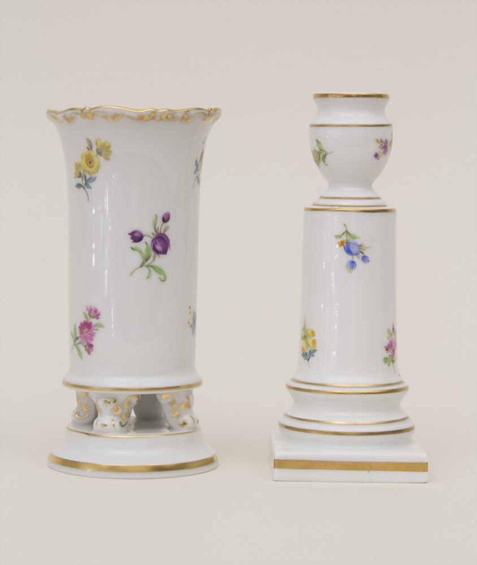 Vase und Kerzenleuchter 'Streublume' / A vase and a candlestick 'scattered flowers', Meissen, 1934-