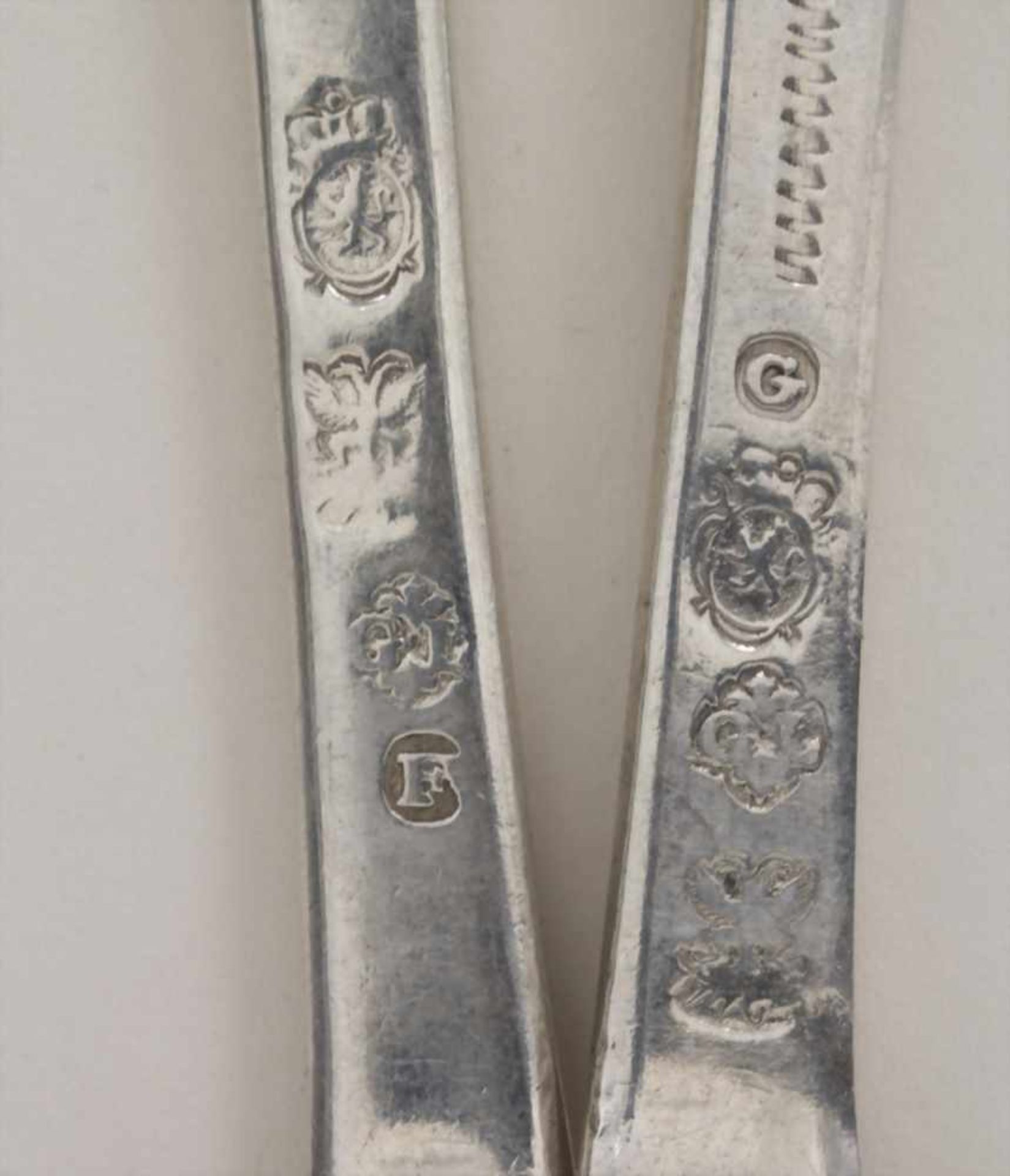 12 Besteckteile / 12 pieces of silver cutlery, Lüttich / Liége, um 1777Bestehend aus: 6 Löffeln - Bild 5 aus 5