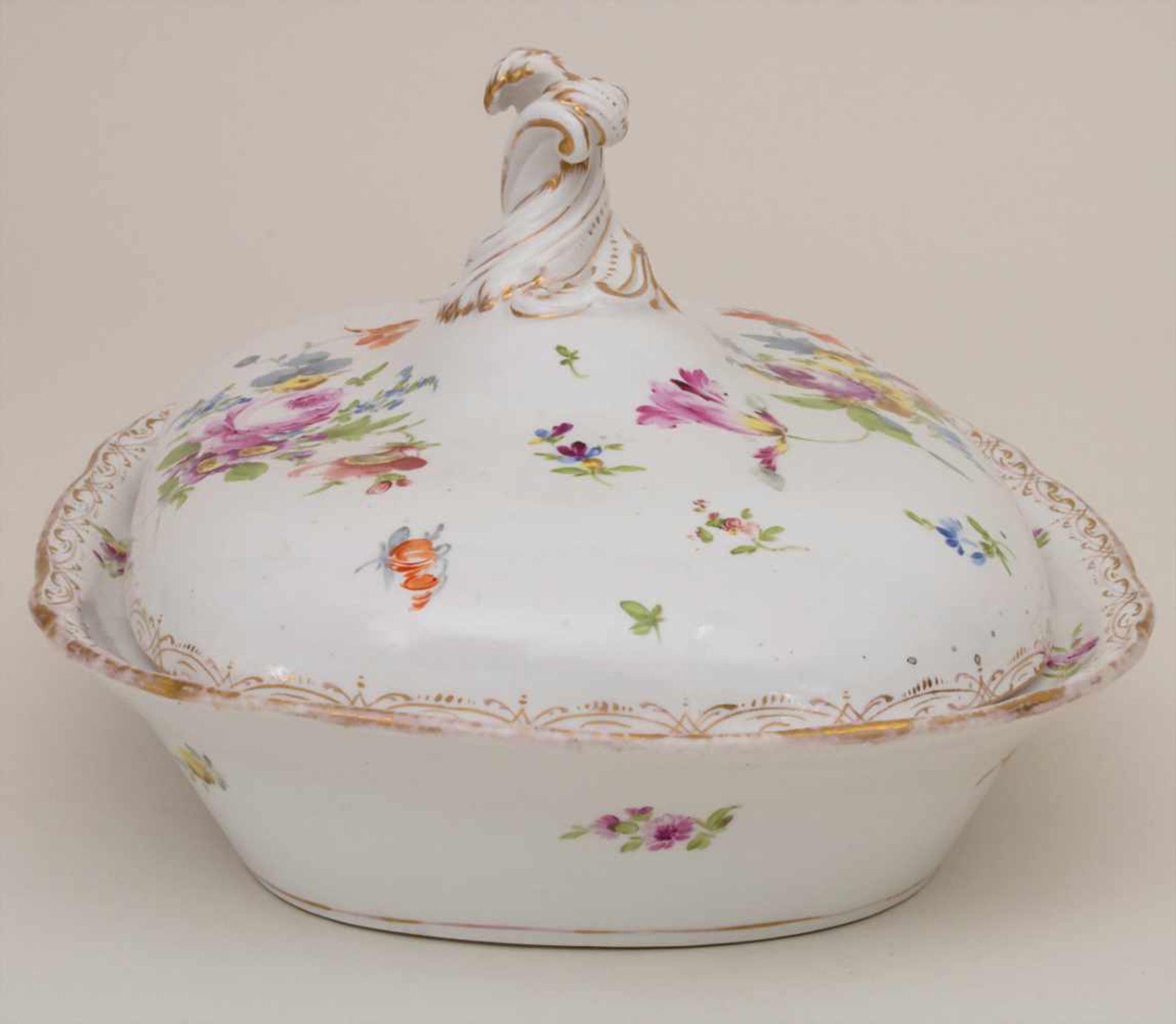 Deckelterrine mit Blumenbouquets / A tureen with flowers, Meissen, 1860-1924Material: Porzellan, - Bild 4 aus 9