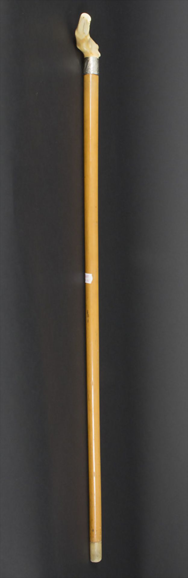Gehstock mit Elfenbeingriff / A cane with ivory handle, um 1900Material: Malaccarohr (Schuss), - Bild 5 aus 5