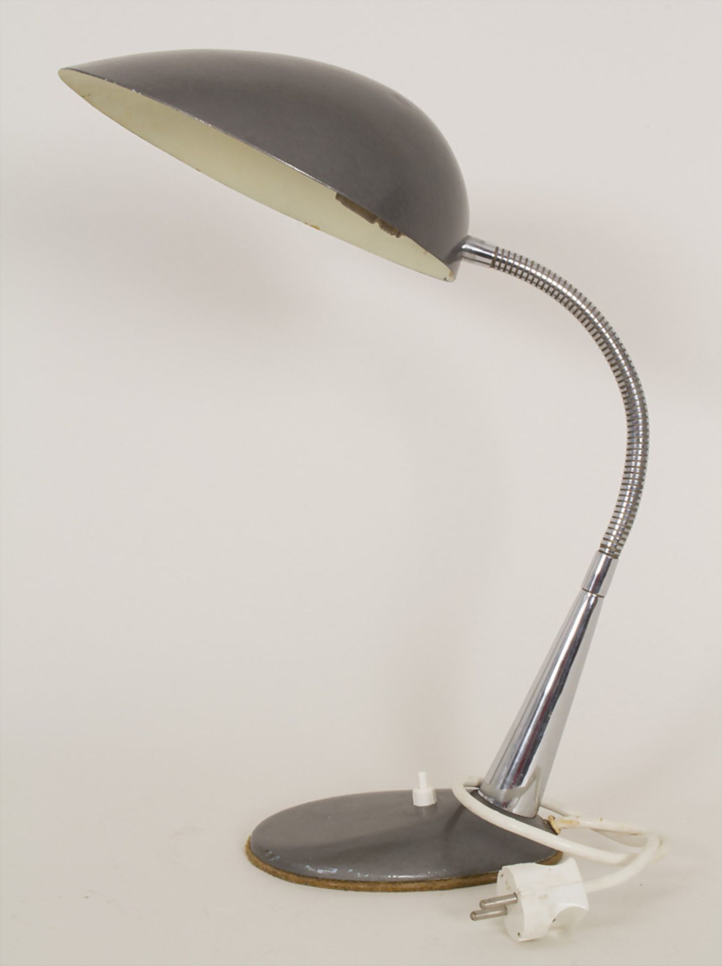 Schreibtischlampe / A desk lamp, um 1950Material: Schirm in Aluminium mit dunkelgrauem - Bild 3 aus 5