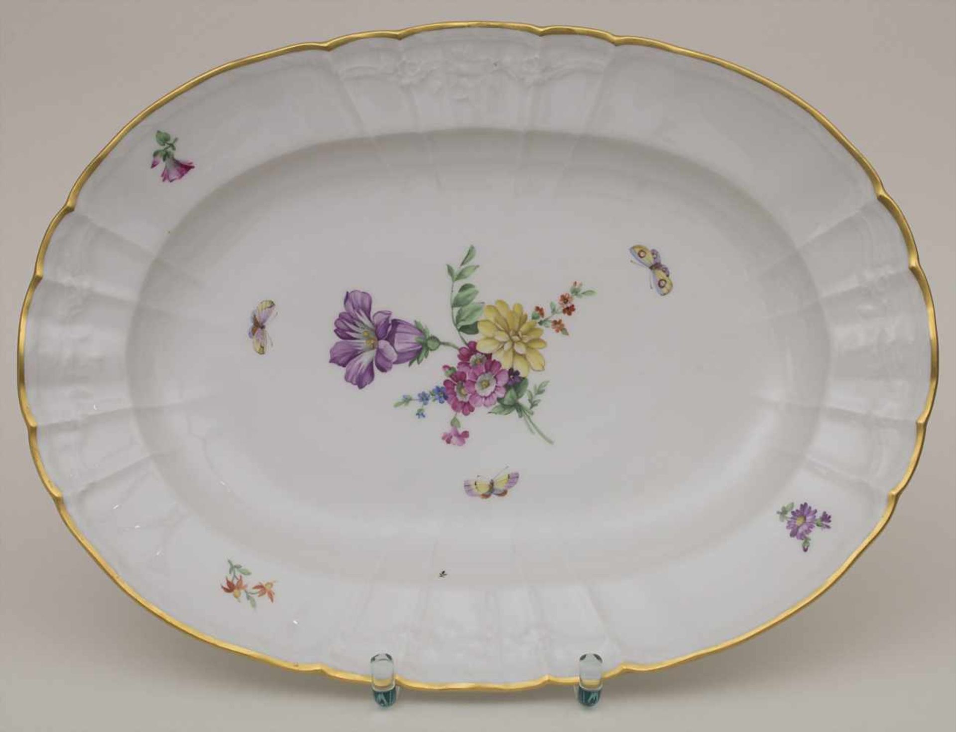 Große Schale mit Blumen und Schmetterlingen / A large bowl with flowers and butterflies, KPM,