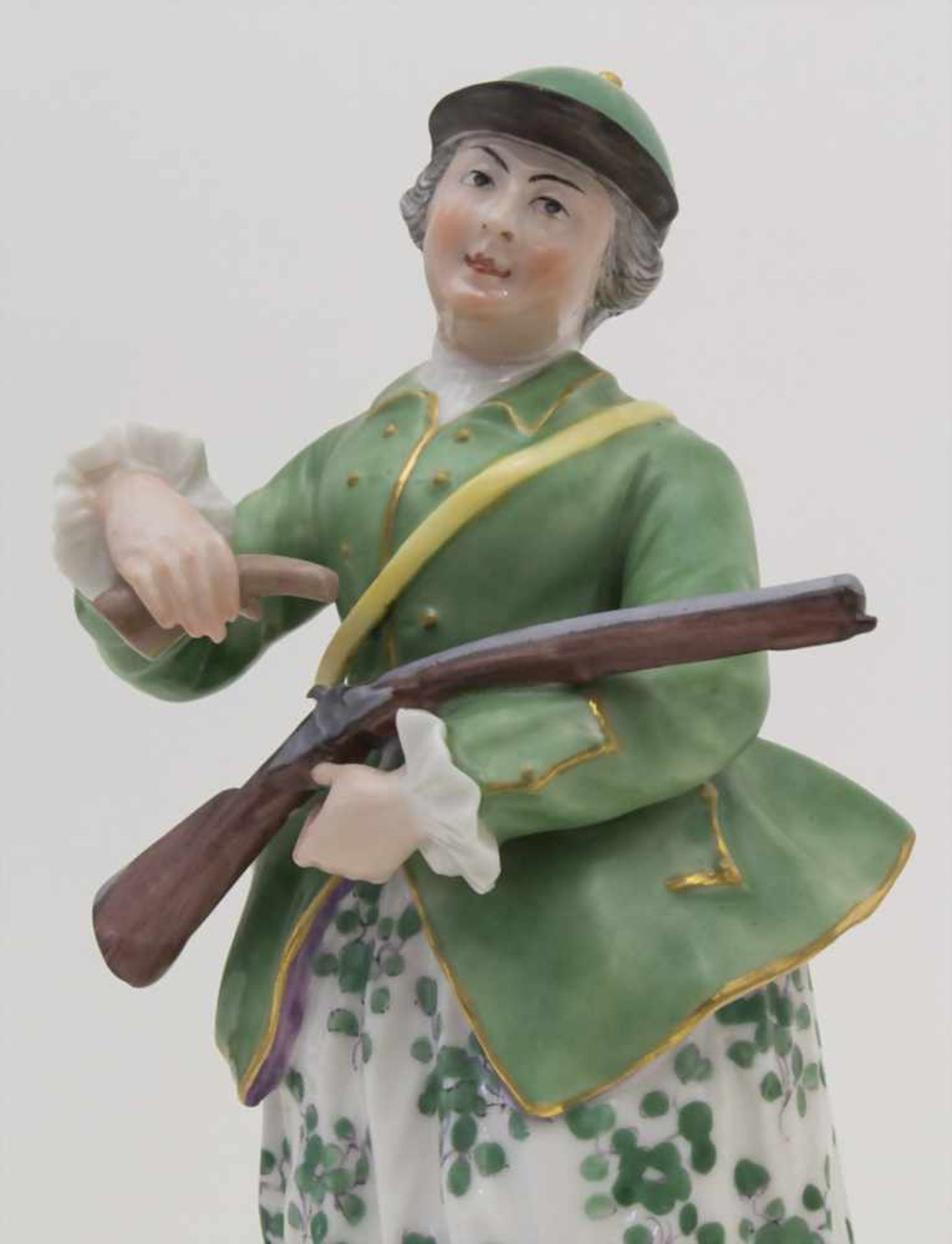 Jägerin mit Gewehr / A hunting lady, Nymphenburg, nach 1942Material: Porzellan, polychrom staffiert, - Bild 5 aus 7