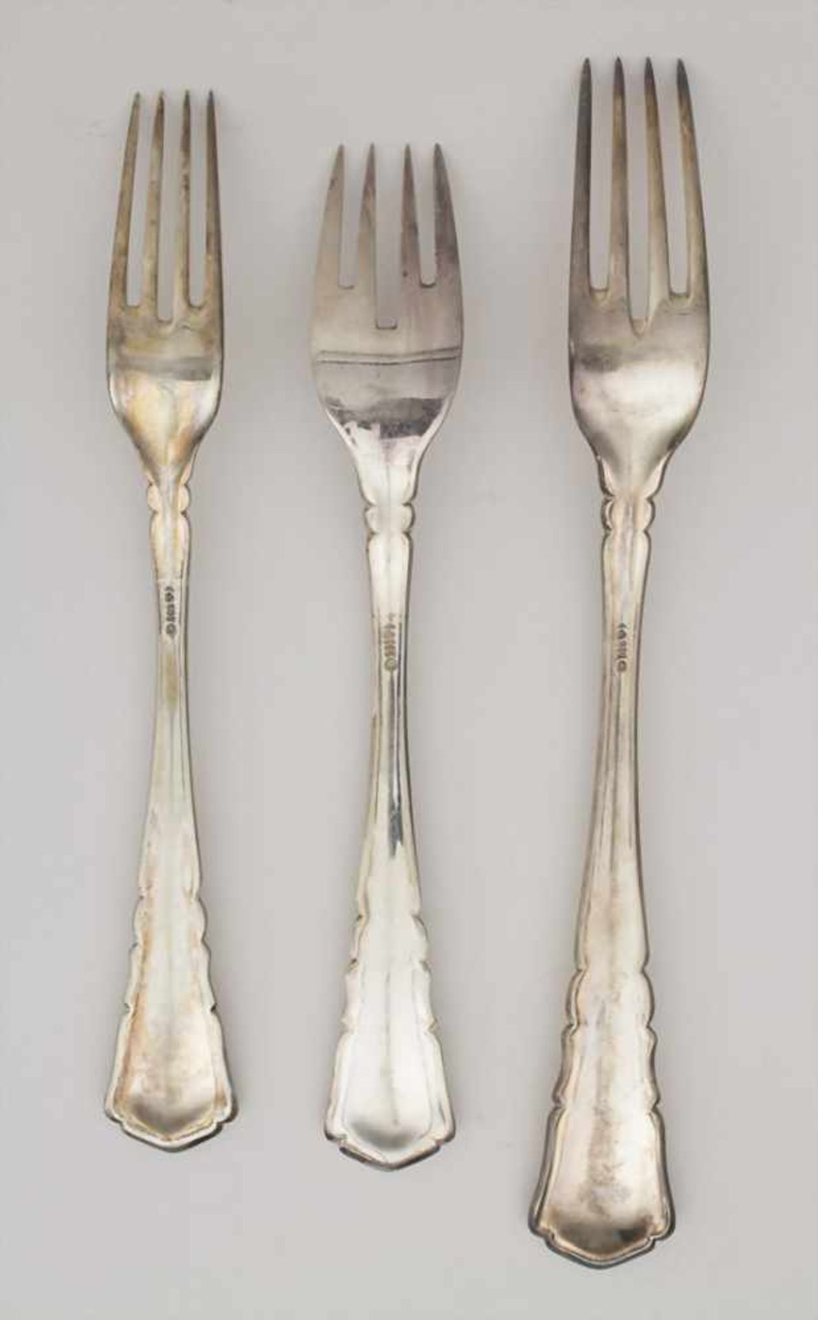 Silberbesteck für 12 Personen mit 2 Silberplatten / A silver cutlery for 12 people with 2 silver - Bild 7 aus 14