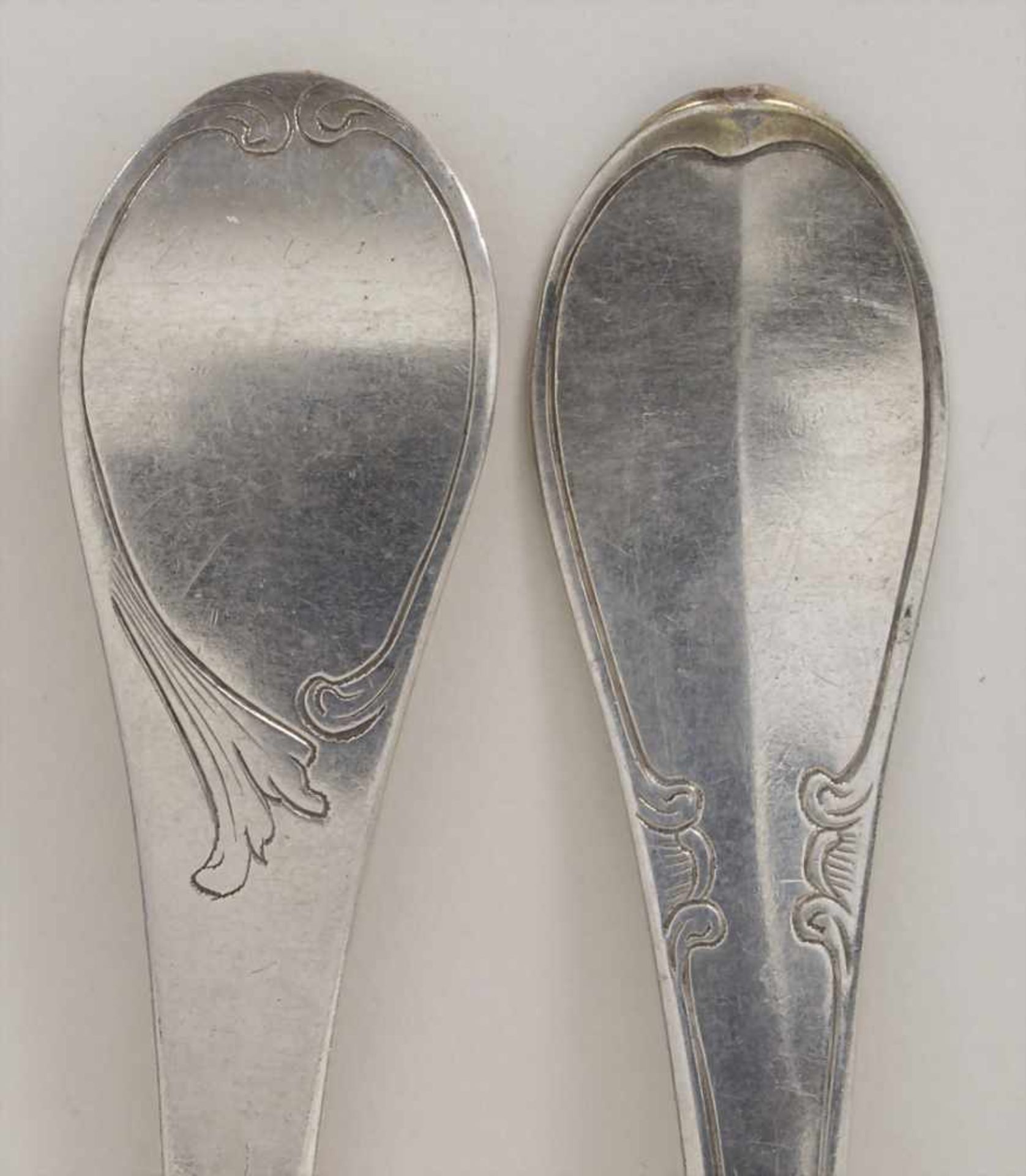 12 Besteckteile / 12 pieces of silver cutlery, Lüttich / Liége, um 1777Bestehend aus: 6 Löffeln - Bild 4 aus 5