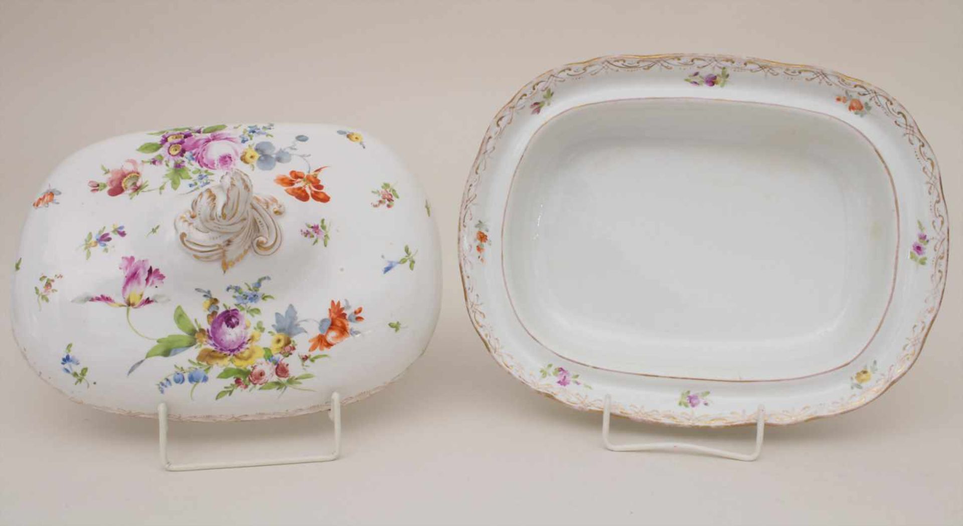 Deckelterrine mit Blumenbouquets / A tureen with flowers, Meissen, 1860-1924Material: Porzellan, - Bild 7 aus 9