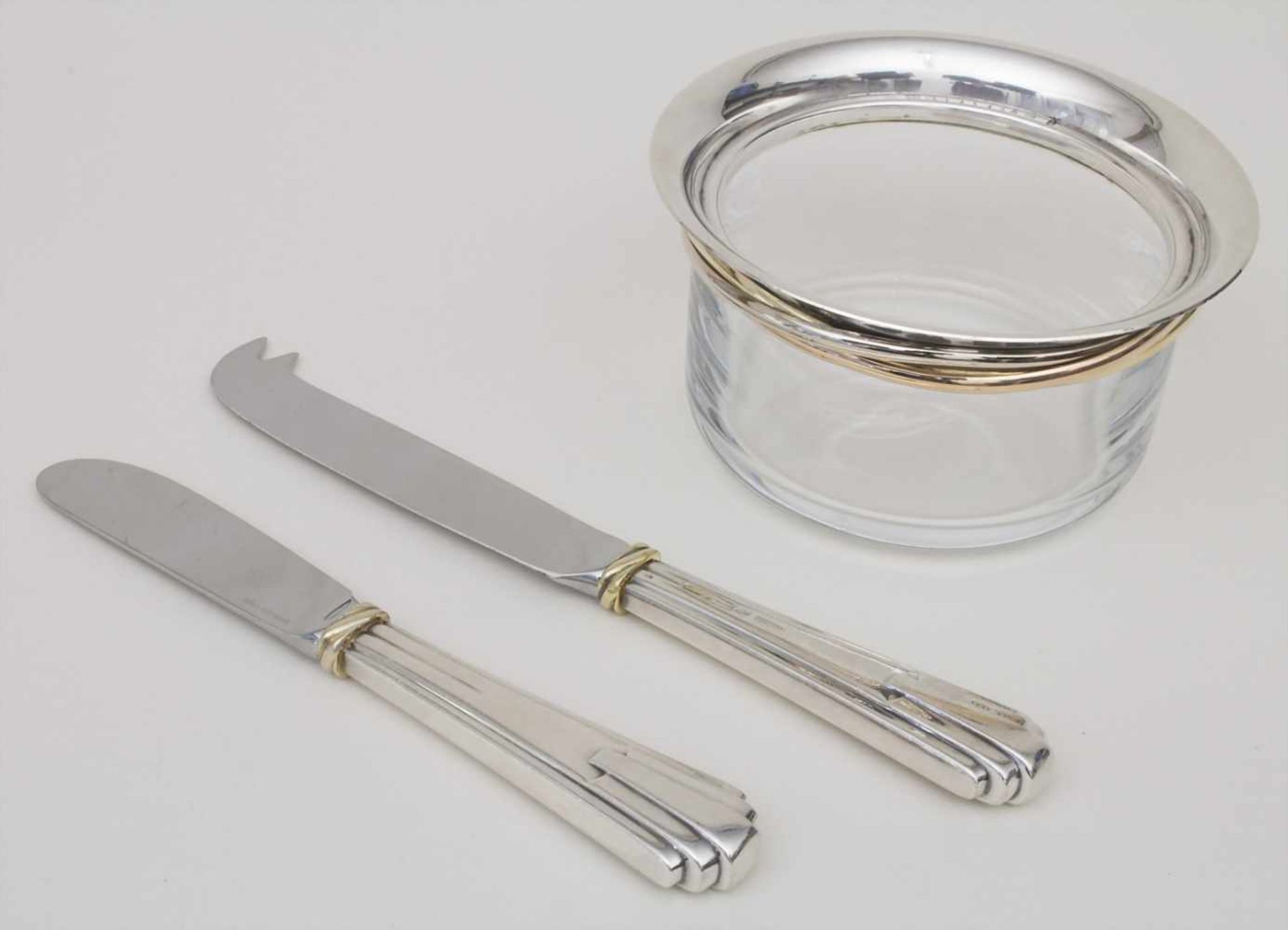 Schale mit Käse & Buttermesser / A silver bowl with butter & cheese knife, Cartier, 20. Jh.Material: