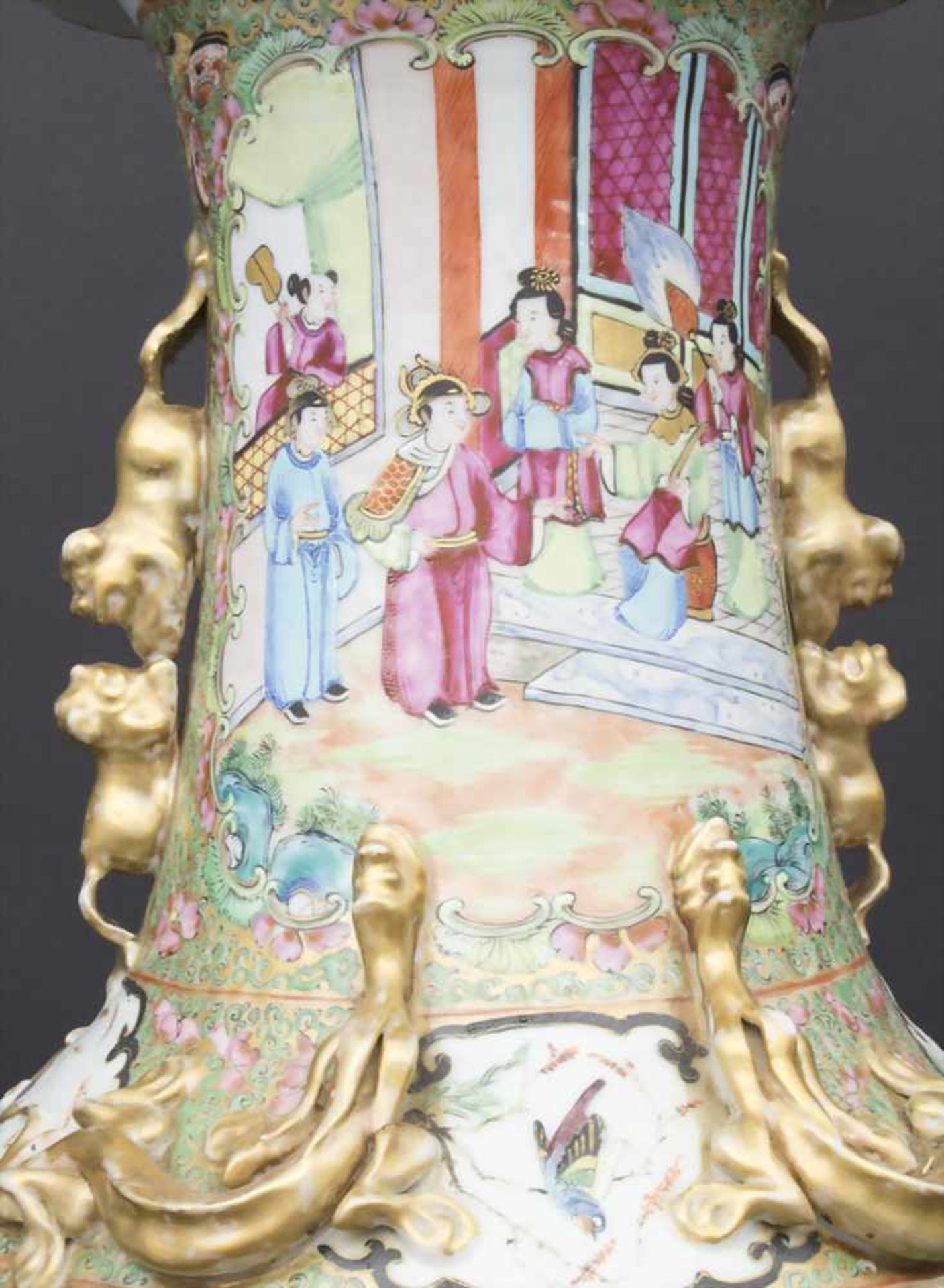 Porzellan Ziervase,'Famille Rose', China, 19. Jh.Material: Porzellan, polychrome Emailmalerei, - Bild 25 aus 29