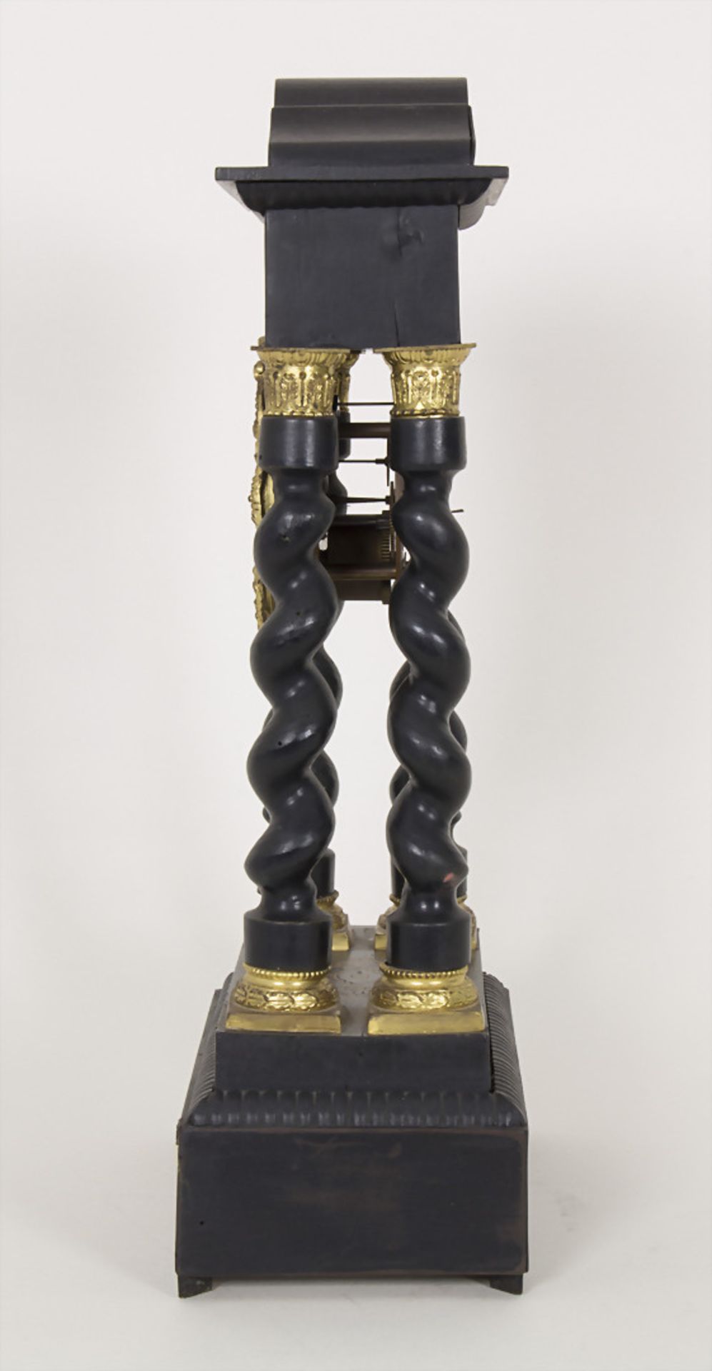 Louis-Philippe Pendule, Frankreich um 1900Gehäuse: Bronze vergoldet,Uhrwerk: Gehwerk mit - Image 4 of 6
