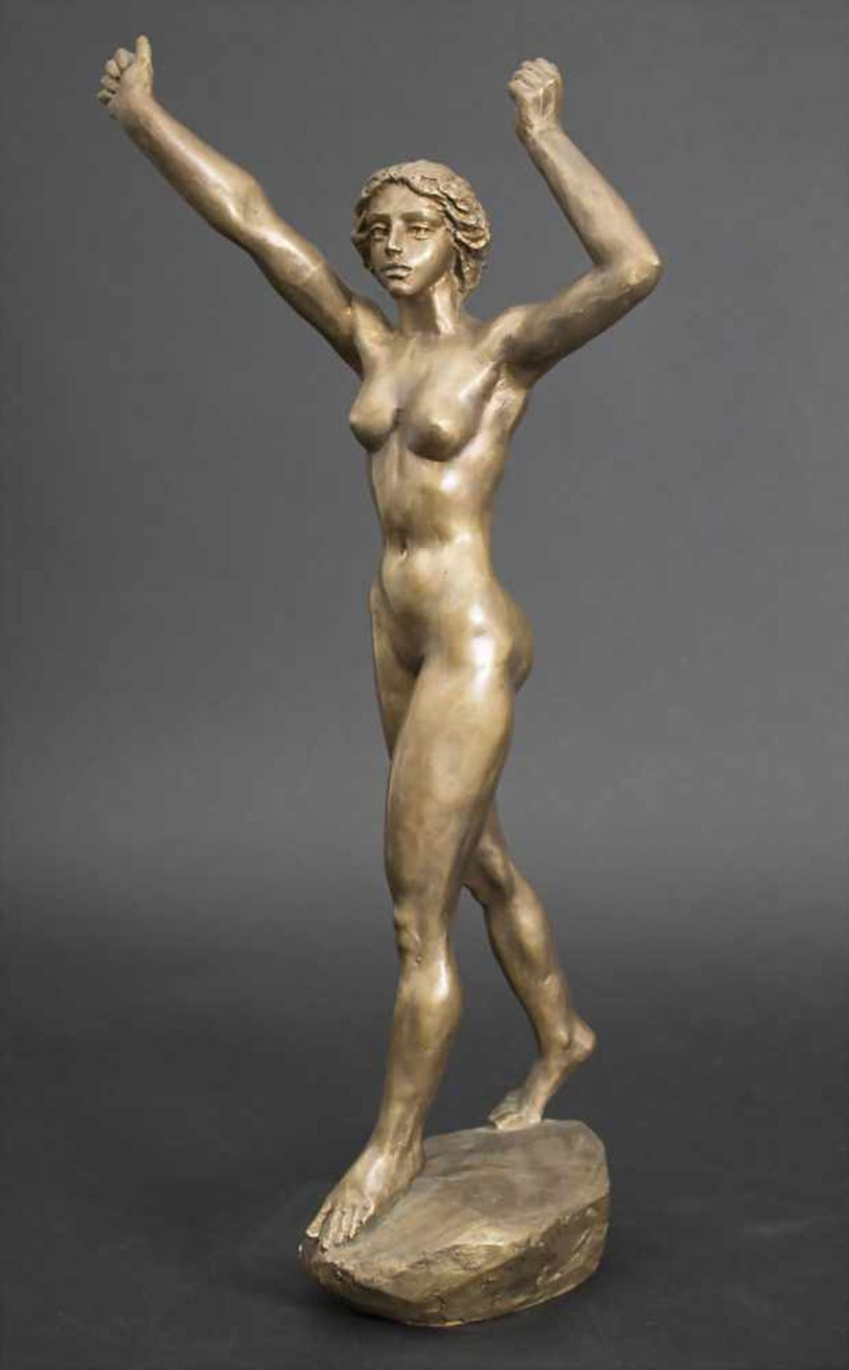 Valéria Tóth (*1943), 'Weiblicher Akt' / 'A female nude'Technik: Bronze, patiniert, Signatur: