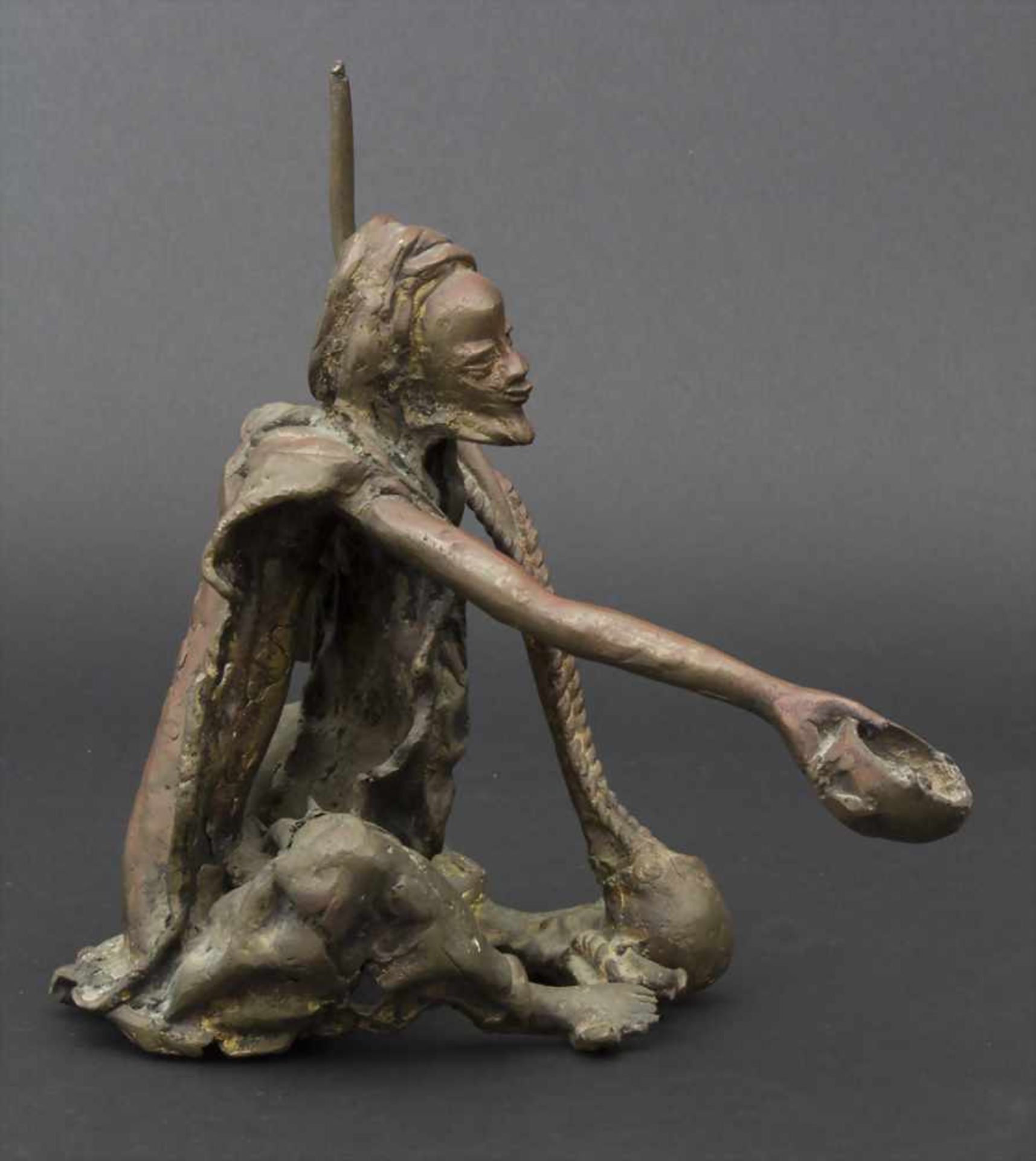 Bronzefigur 'Bettler' / A bronze figure 'Beggar', Afrika, 20. Jh.Technik: Bronze, patiniert, - Image 6 of 11