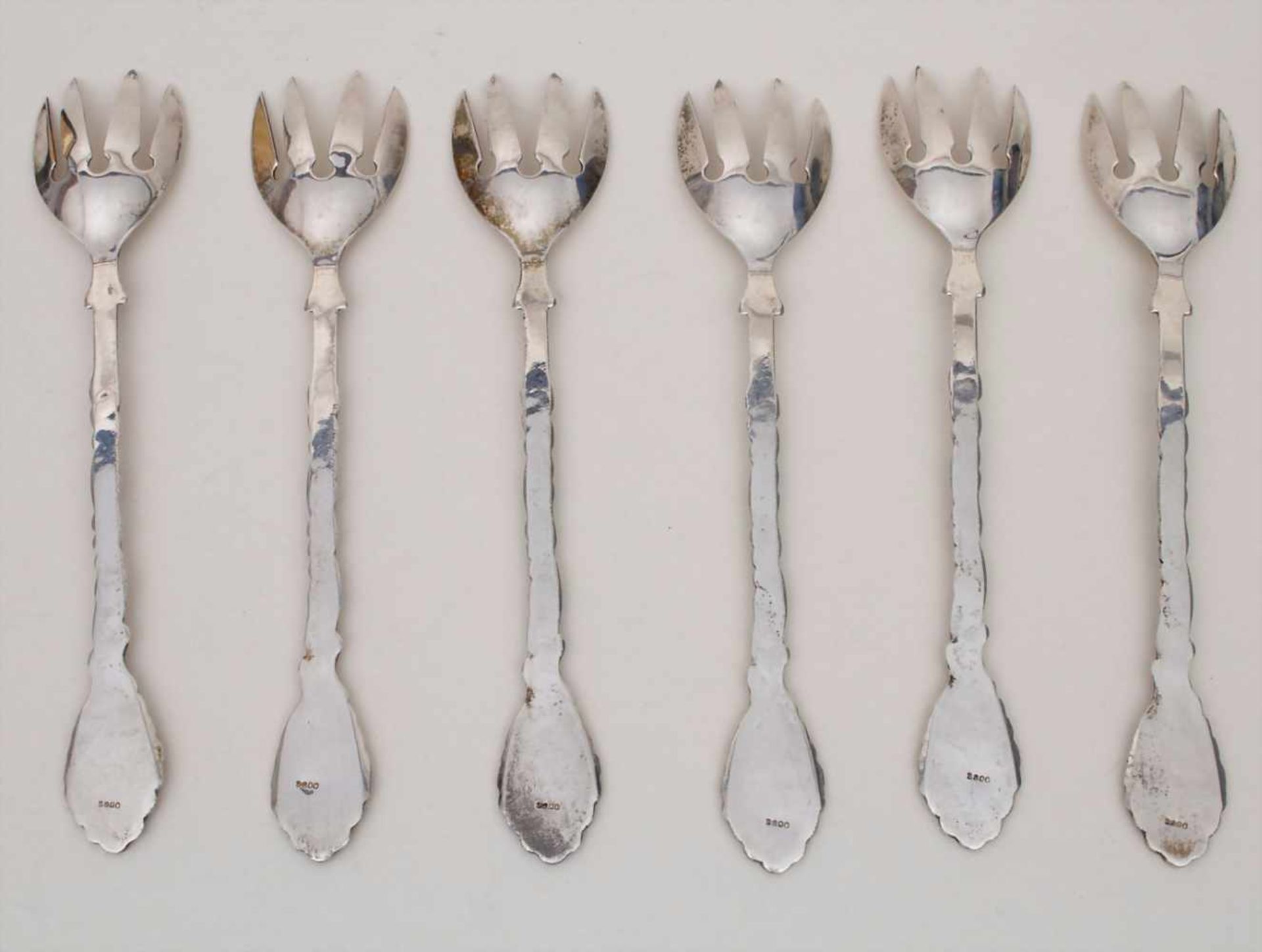 6 Gabeln mit Pinienzapfendekor / A set of 6 silver forks with pine patternsMaterial: Silber 800, - Image 2 of 5