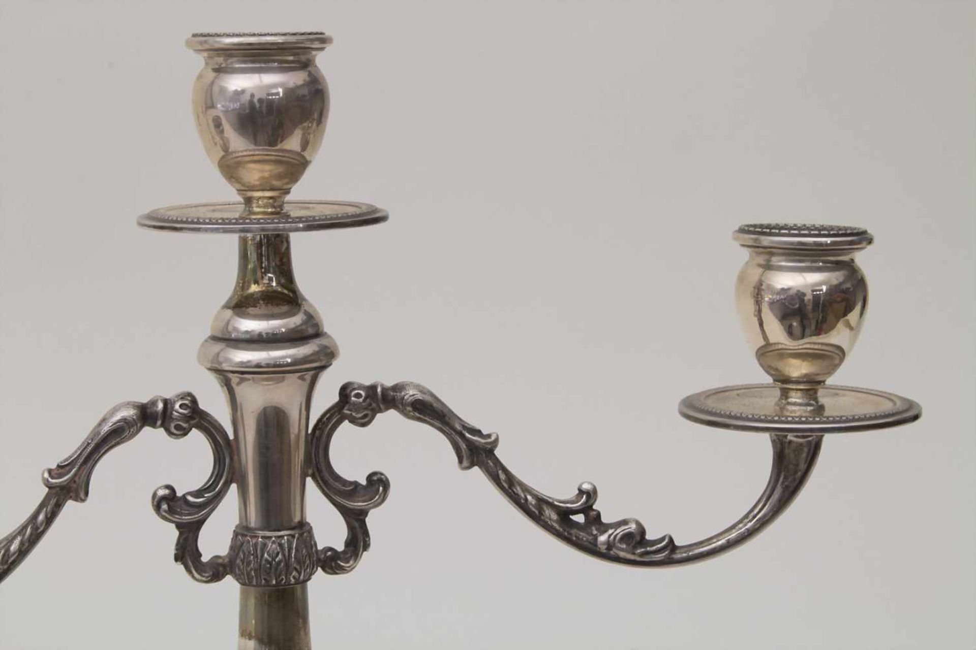 Paar Girandolen / A pair of silver girandoles, Alessandria, 20. Jh.Material: Silber,Punzierung: 800, - Image 5 of 6