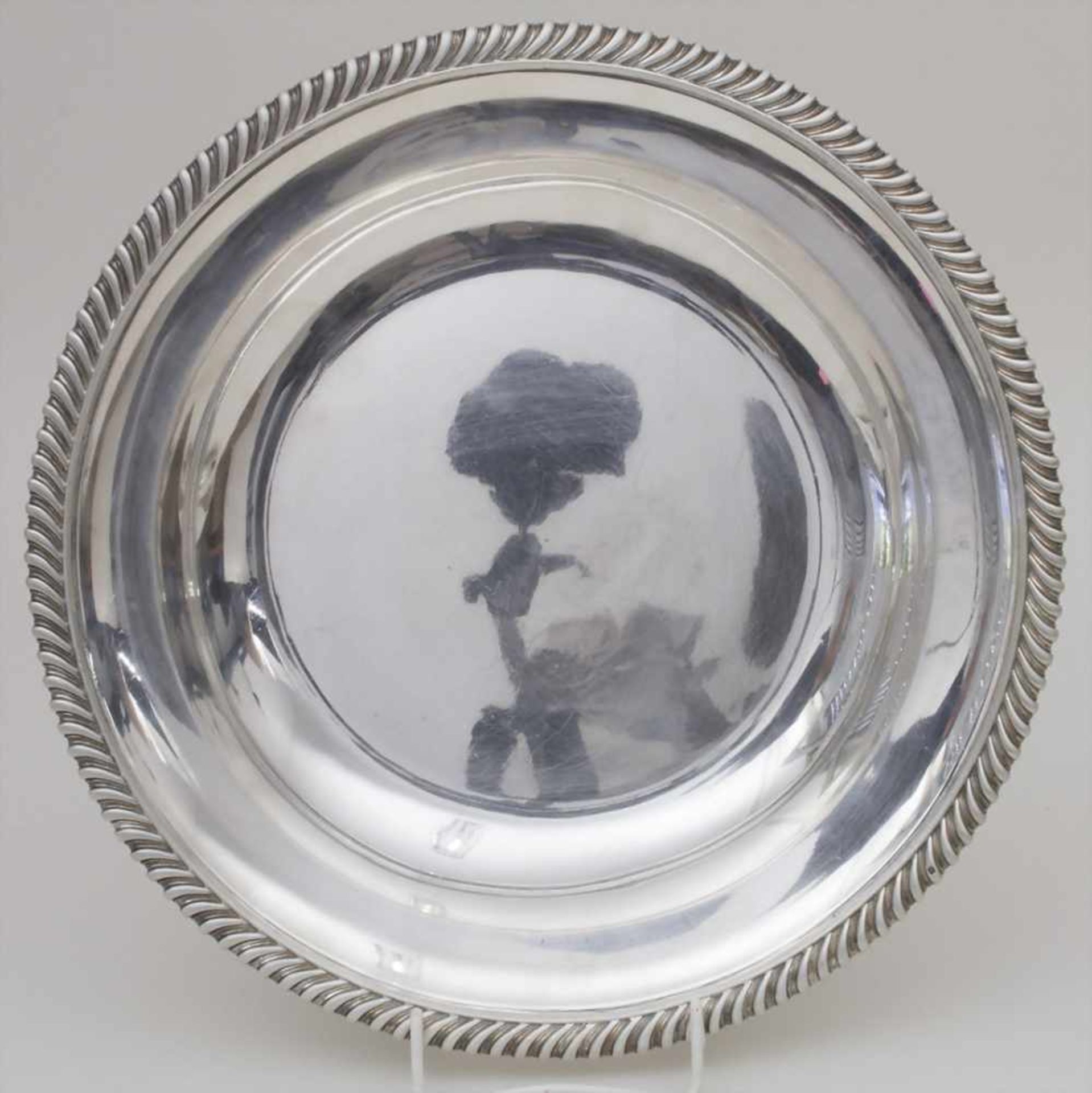 Runde Platte / A silver plate, Piault-Linzeler, Paris, nach 1839Material: Silber 950,Punzierung: