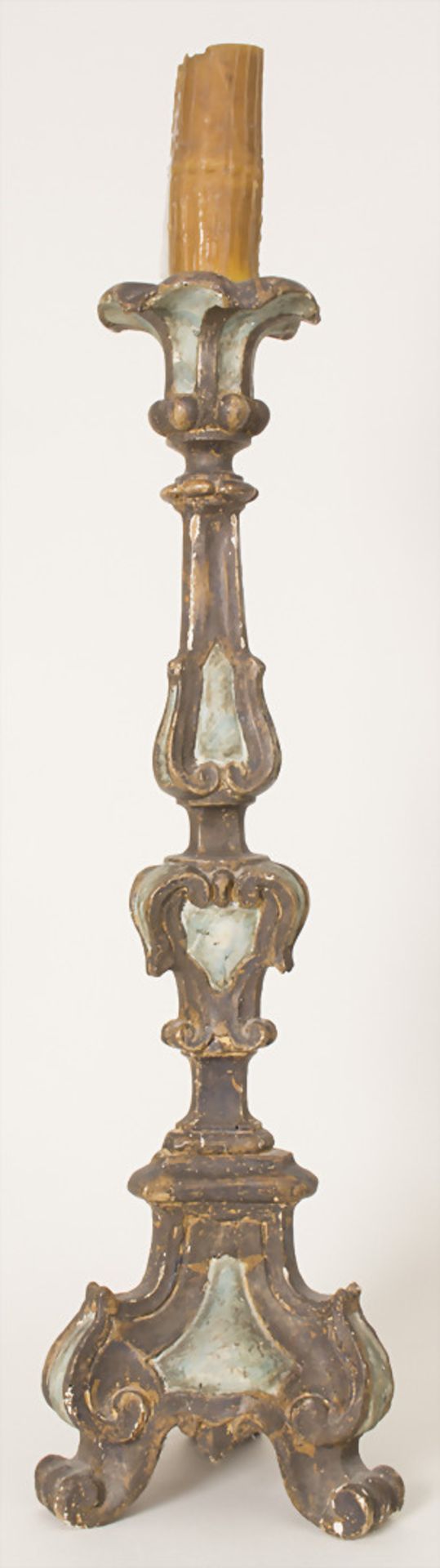 Altarleuchter / An altar candlestick, süddeutsch 18. Jh.Material: Holz, geschnitzt, farbig - Bild 3 aus 7