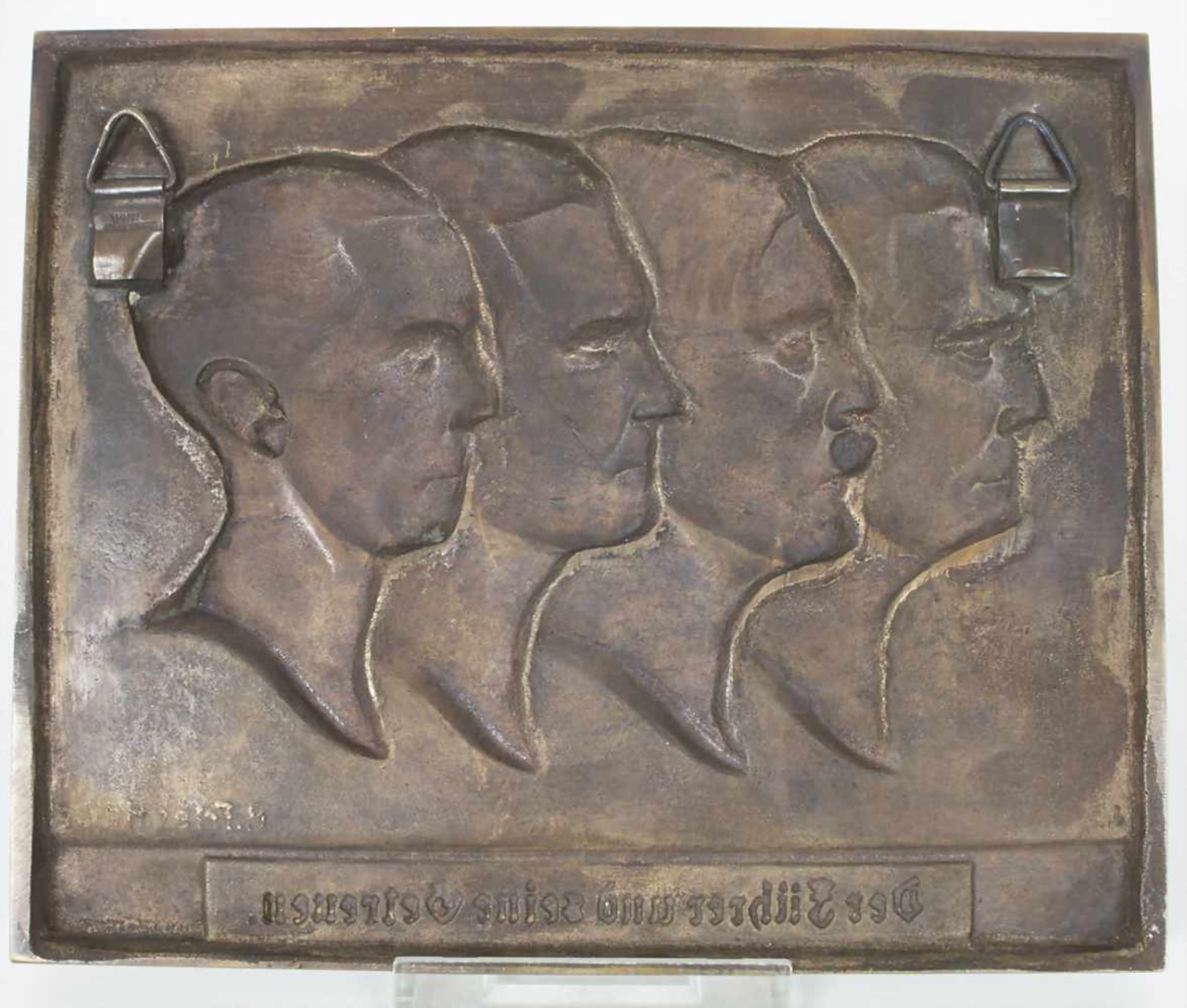 Hans Fries (geb. 1872), Bronzerelief 'Der Führer und seine Getreuen' / A bronze relief 'The leader - Image 7 of 9