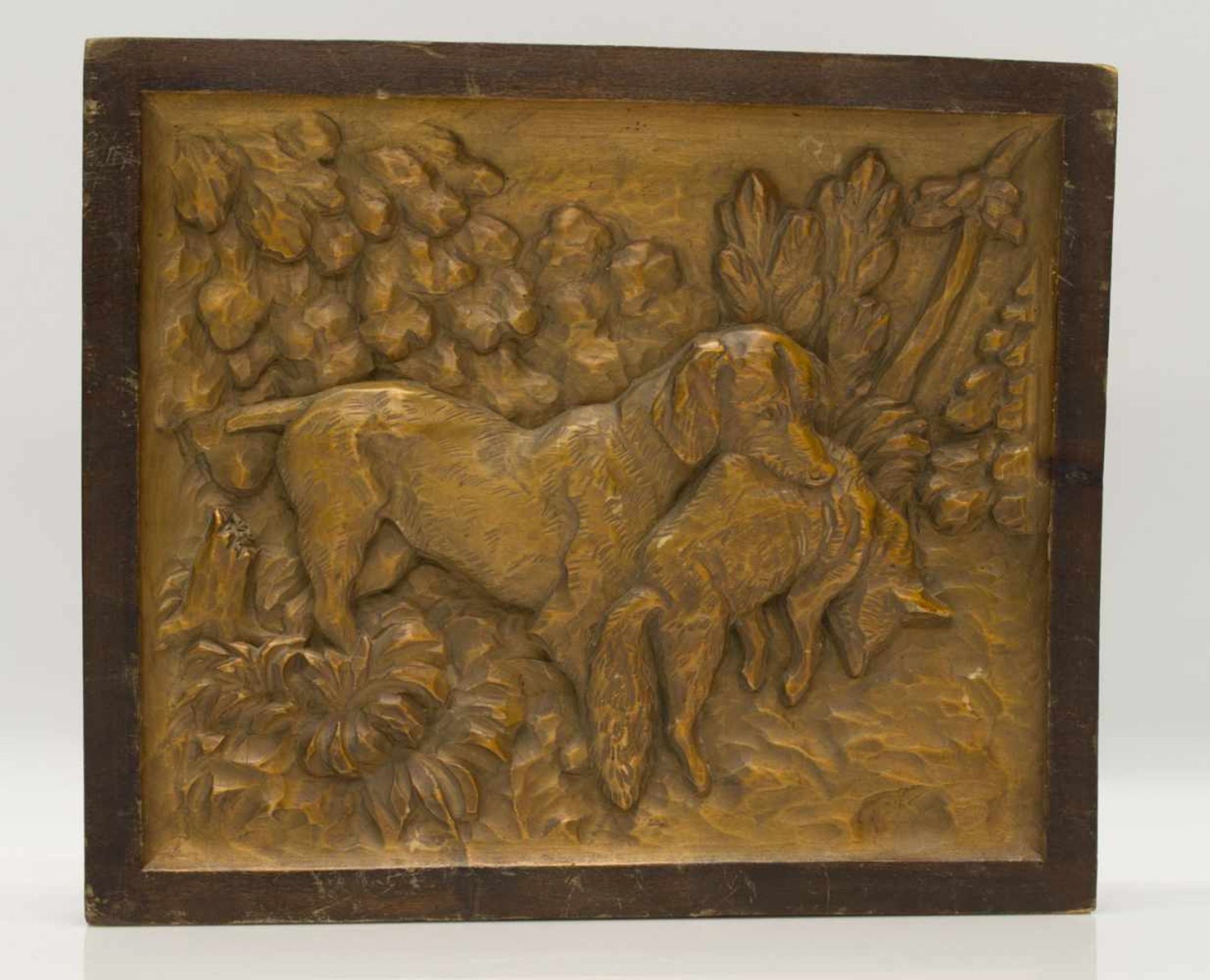 JagdbildJagdhund mit erlegtem Fuchs, Linde geschnitzt, halbplastisches Reliefbild um 1930er Jahre,
