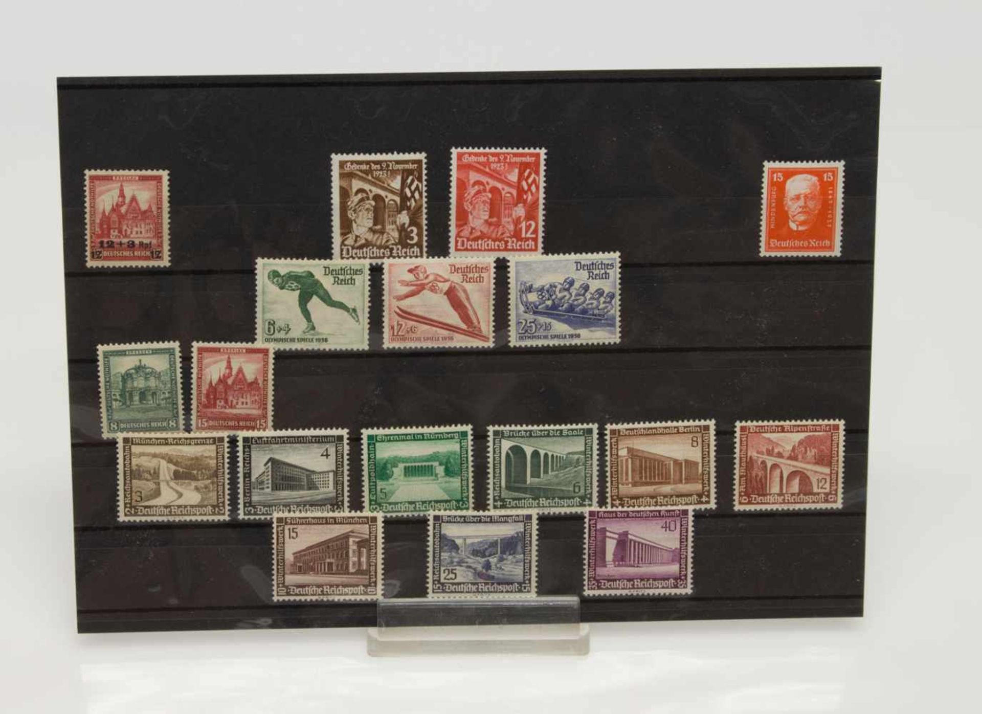 Lot BriefmarkenDeutsches Reich, postfrisch, 18 Werte (Mi. 598/9, 600/2, 634/42, u.a.)