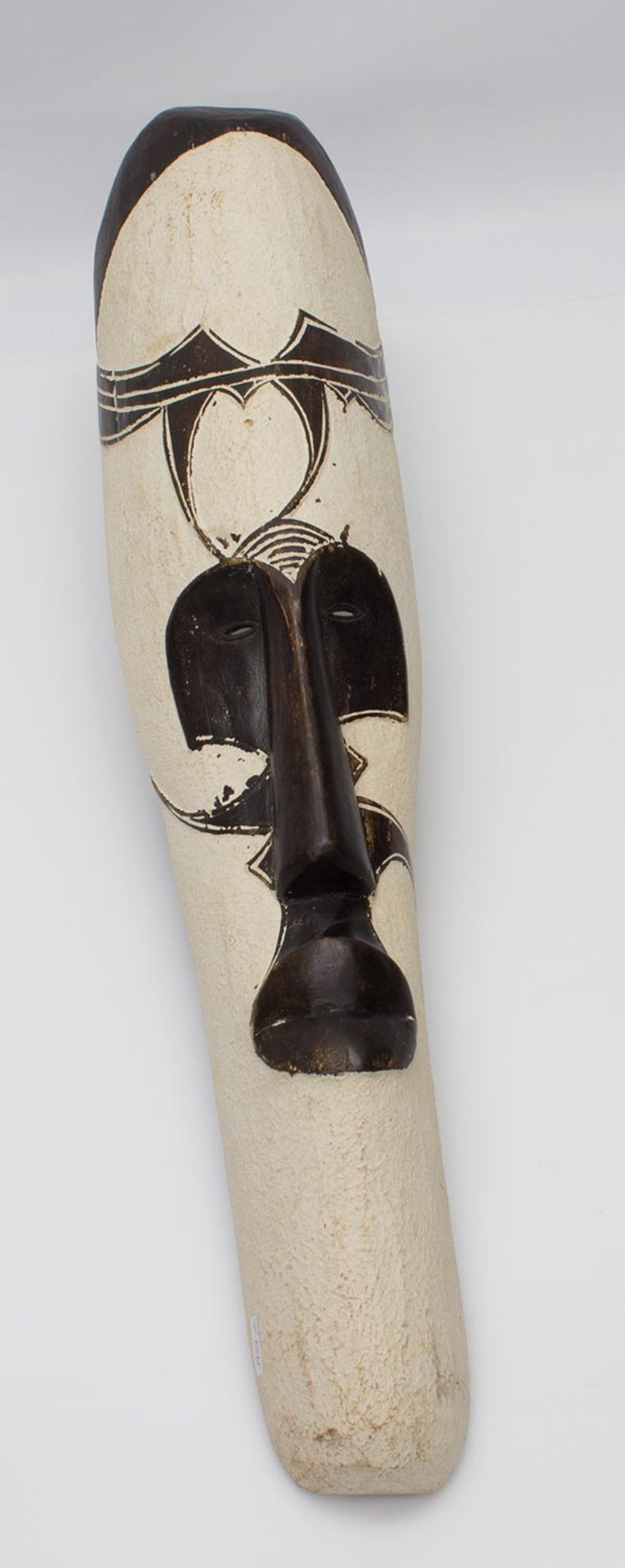 Fang Ngil MaskeFang, Gabun 20. Jh., auch Helmmaske, weiß/ schwarze Fassung, H. 64 cm