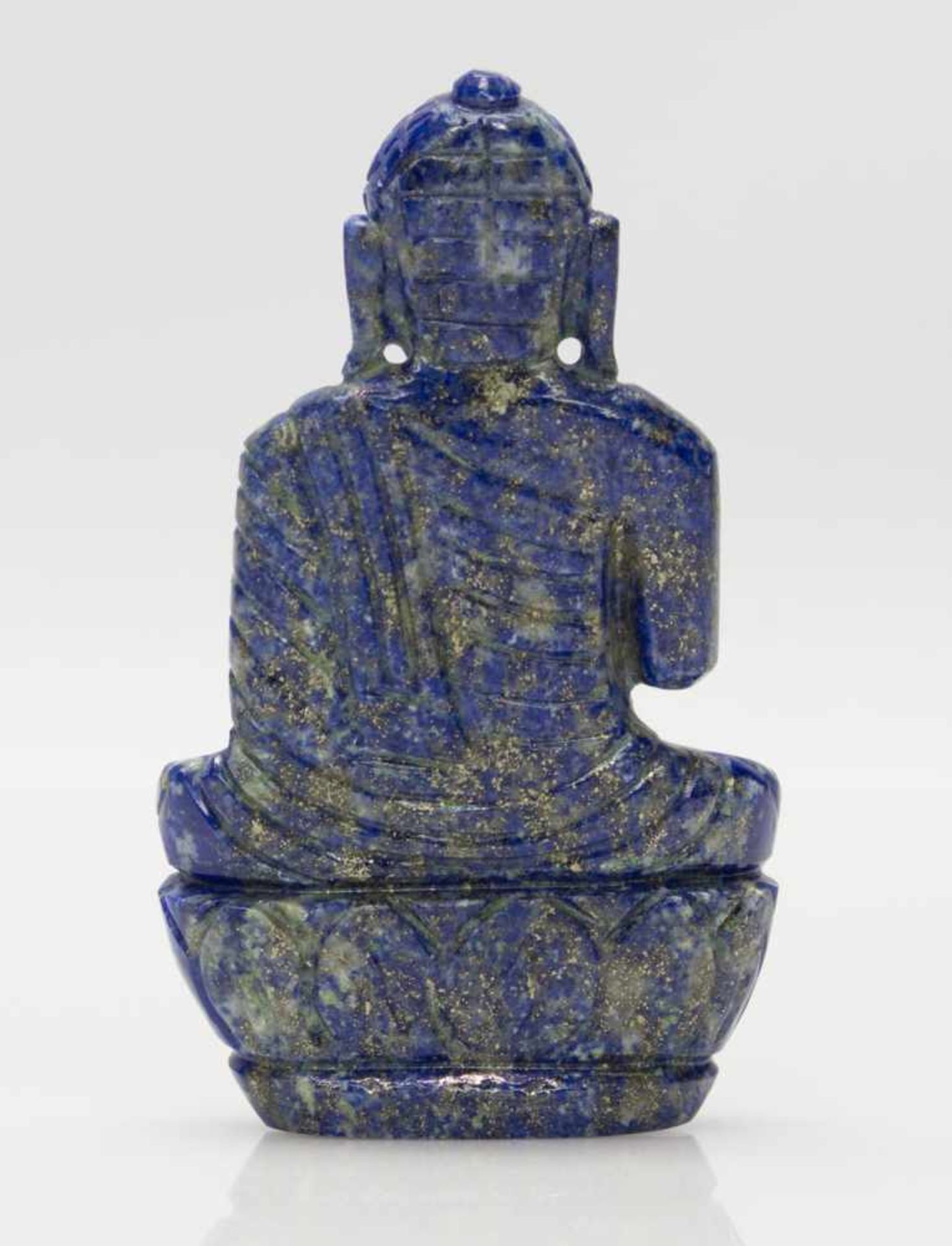 Lapislazuli BuddhaIndien, geschnittener Lapislazuli, Buddha in segnender Haltung, H. 9,5 cm - Image 2 of 2