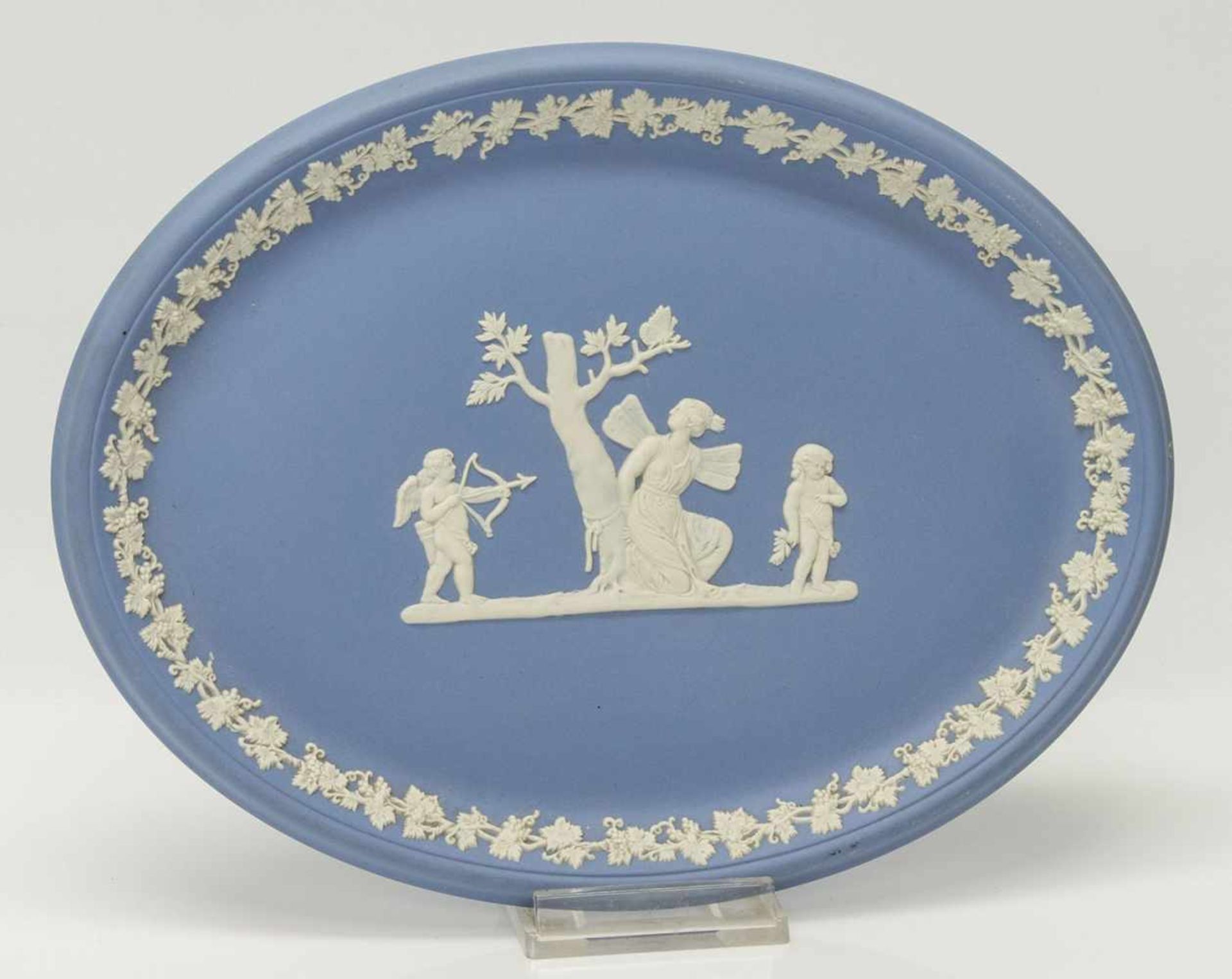 Anbietplatte20. Jh., Manufaktur Wedgwood/ England, blaue Jasperware mit aufgelegter antiker