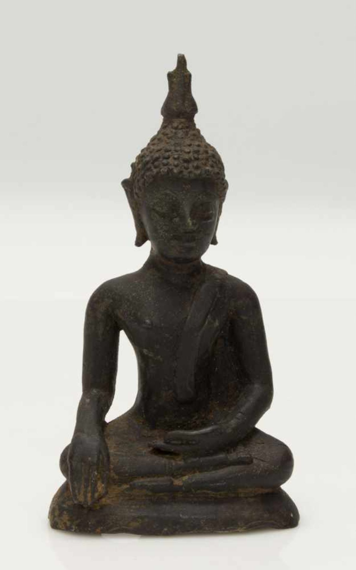 BuddhaThailand 19. Jh., Eisenguß mit Abbruchstelle, H. 14 cm