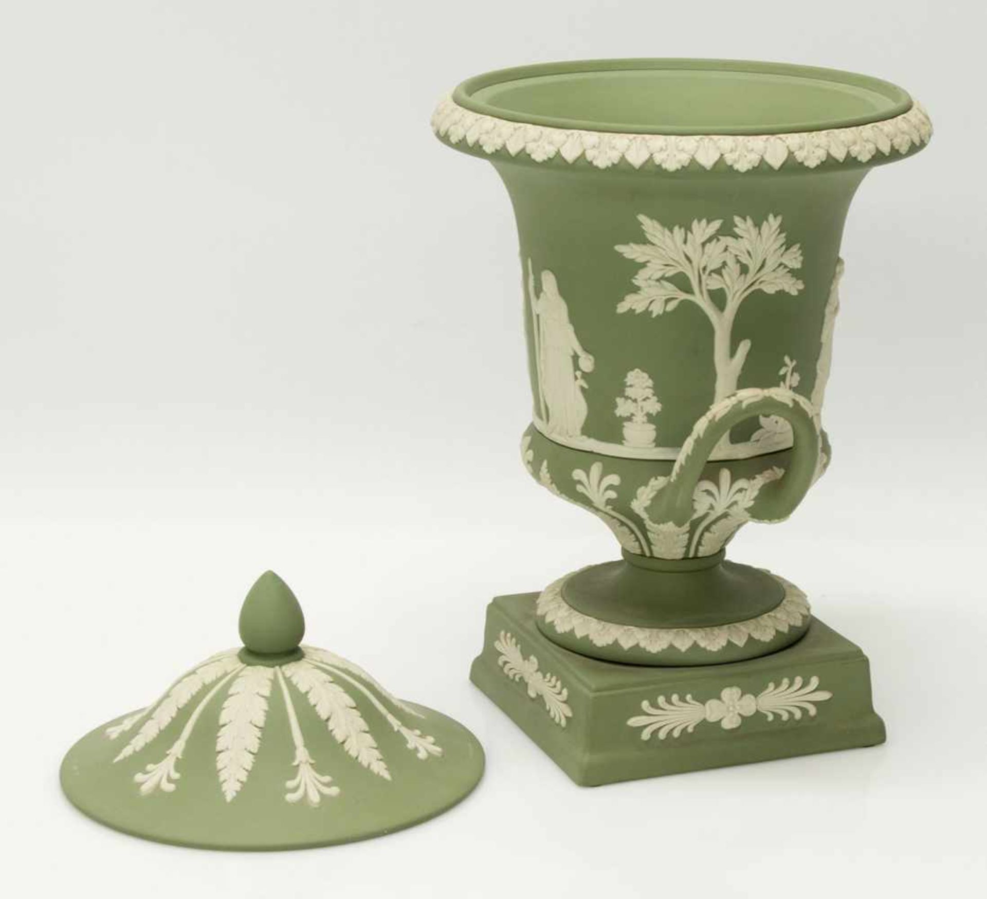 Amphorenvase20. Jh., Manufaktur Wedgwood/ England, grüne Jasperware mit aufgelegter antiker - Bild 2 aus 2