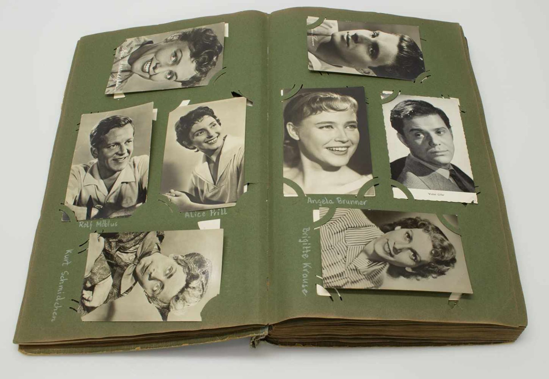 Künstlerkartenalbumüber 300 Künstlerkarten von Schauspielern, 1930er - 1960er Jahre, einige mit - Bild 2 aus 3