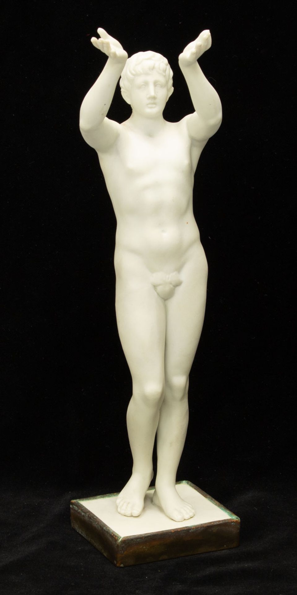 PorzellanfigurMuseumsreplik des „Betenden Knaben“ oder „Sonnenanbeter`s“, Original: Rhodos ca. 300