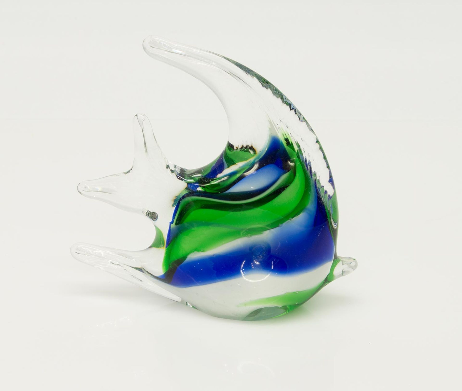 Glasobjektschwedisches Glasdesign 20. Jh., mundgeblasenes Klarglas mit Farbeinschmelzungen, H. 12