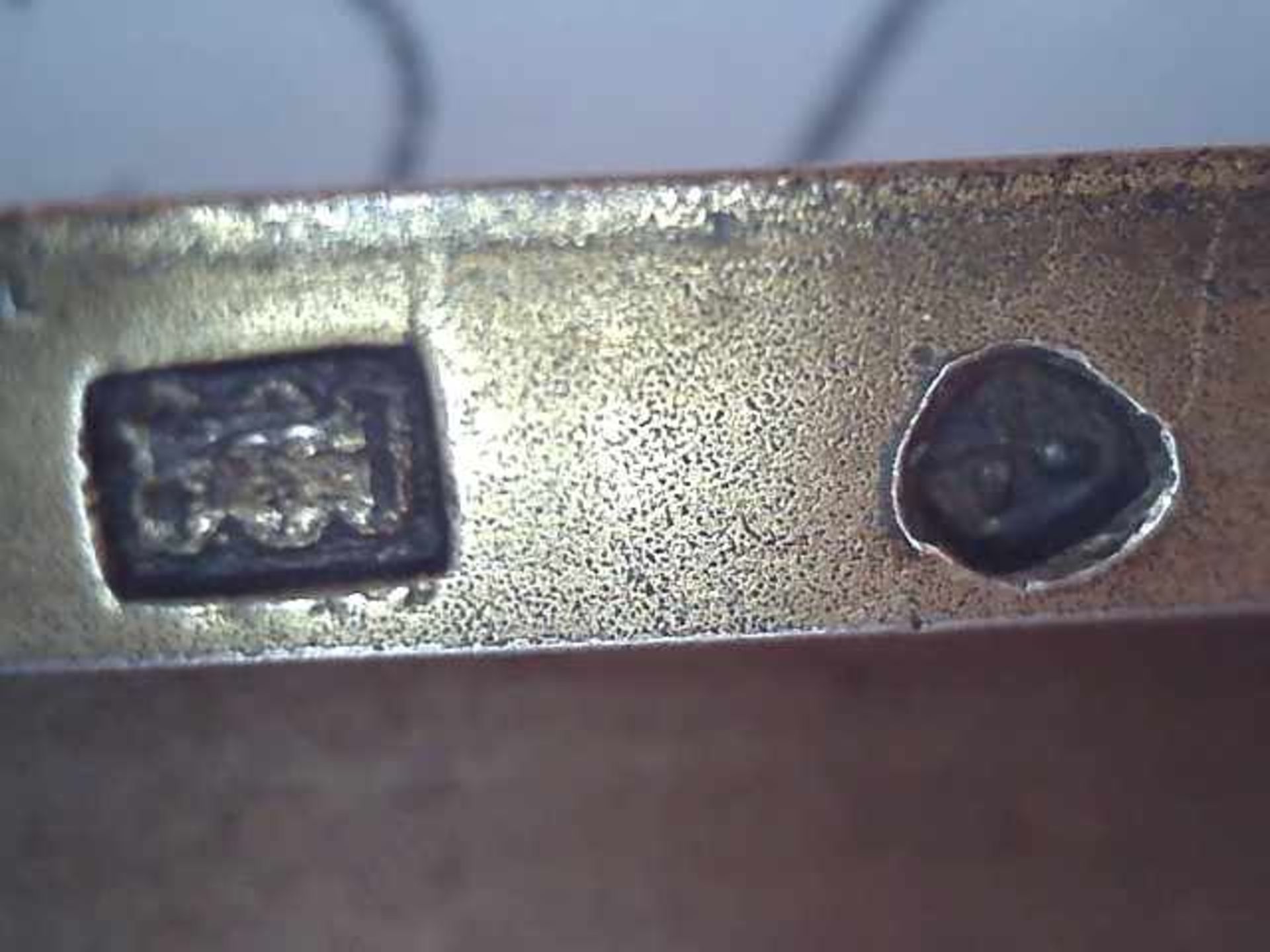 Zigarettenetui800er Silber, um 1920er Jahre, Innen u. Aussen vergoldet, Schließe mit Saphir besetzt, - Bild 3 aus 3
