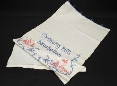 Handtuchhalter ÜberwurfLeinendamast, handgestickt in Blau/ Rot mit Sinnspruch, 92 x 50 cm