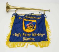 Pionier-FanfareDDR, Kreiskinderheim „Uffz. Peter Göring“ Dömitz, mit gestickter Fahne