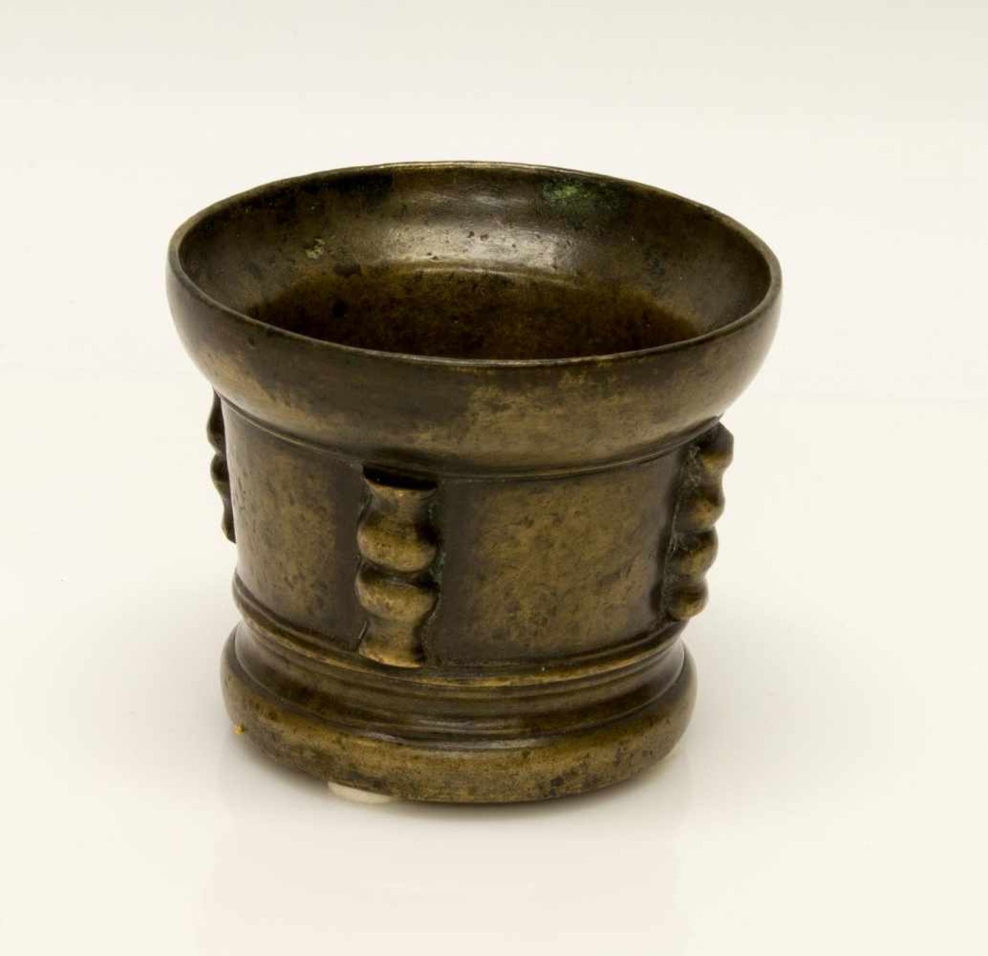 Bronze MörserChina frühes 19. Jh., ohne Stößel, H. 8 cm