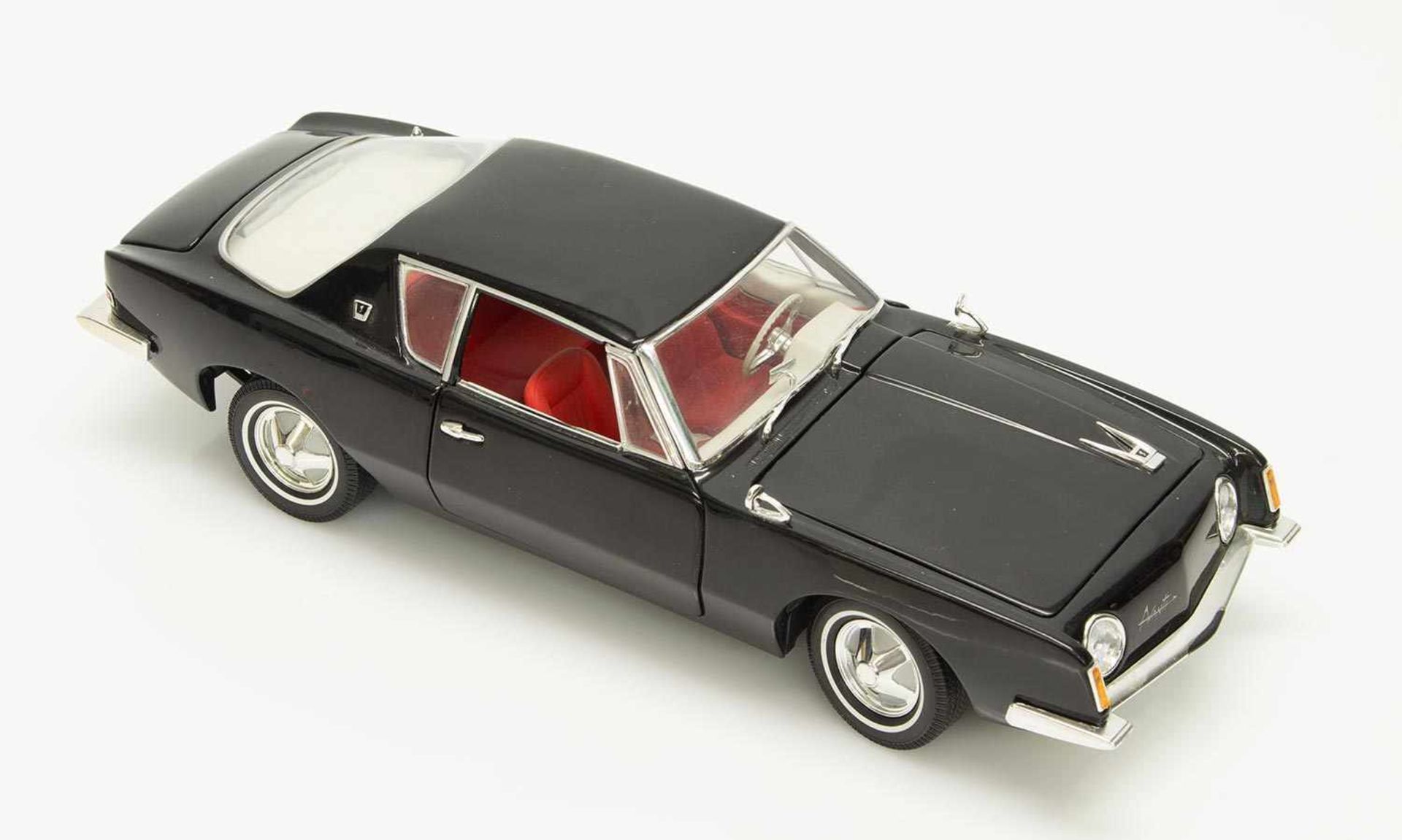 Modellauto 1:18Studebaker Avanti, Bj. 1963, China