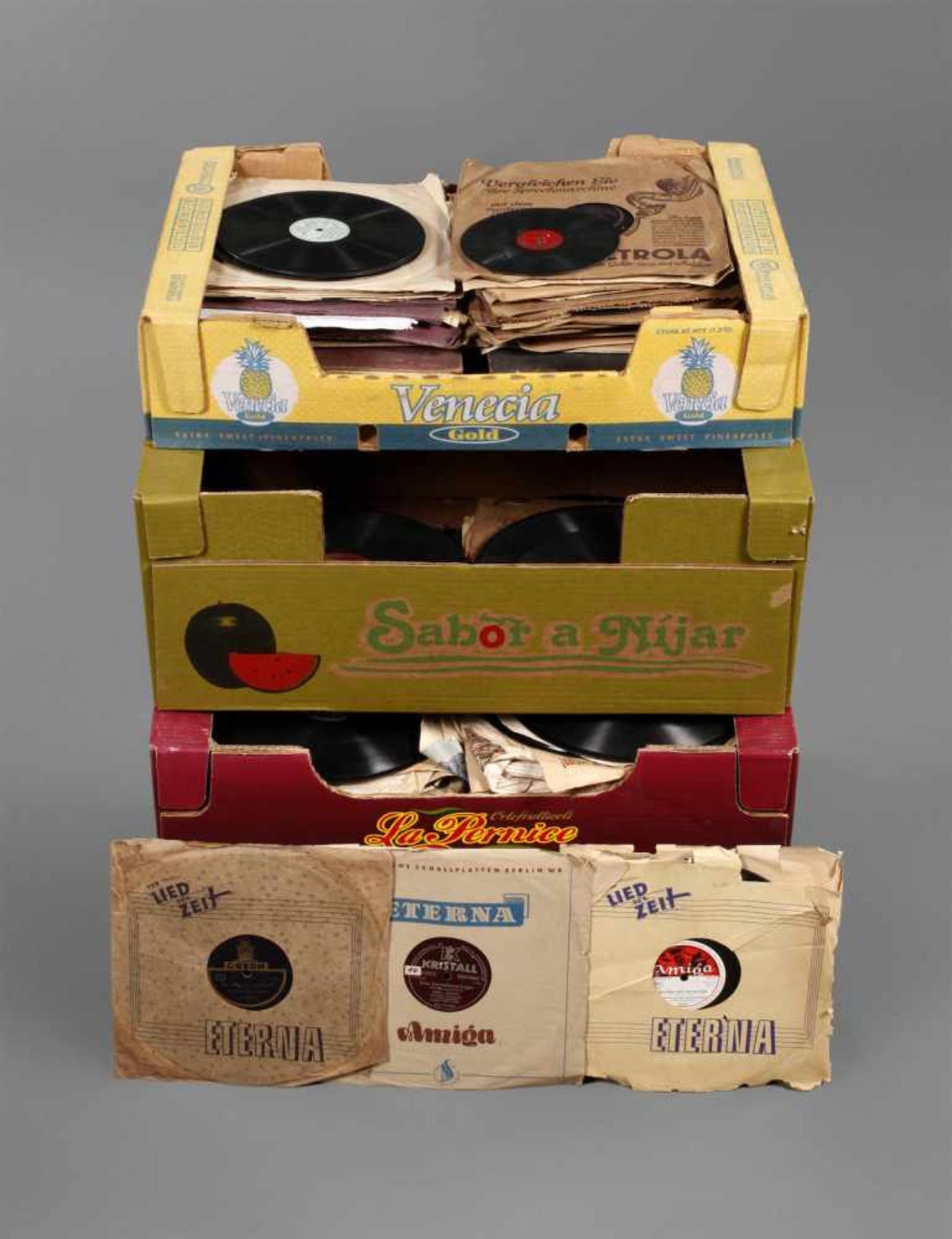 Sammlung Schellackplatten Anfang 20. Jh., ca. 300 Stck., unterschiedliche Hersteller und Genres,